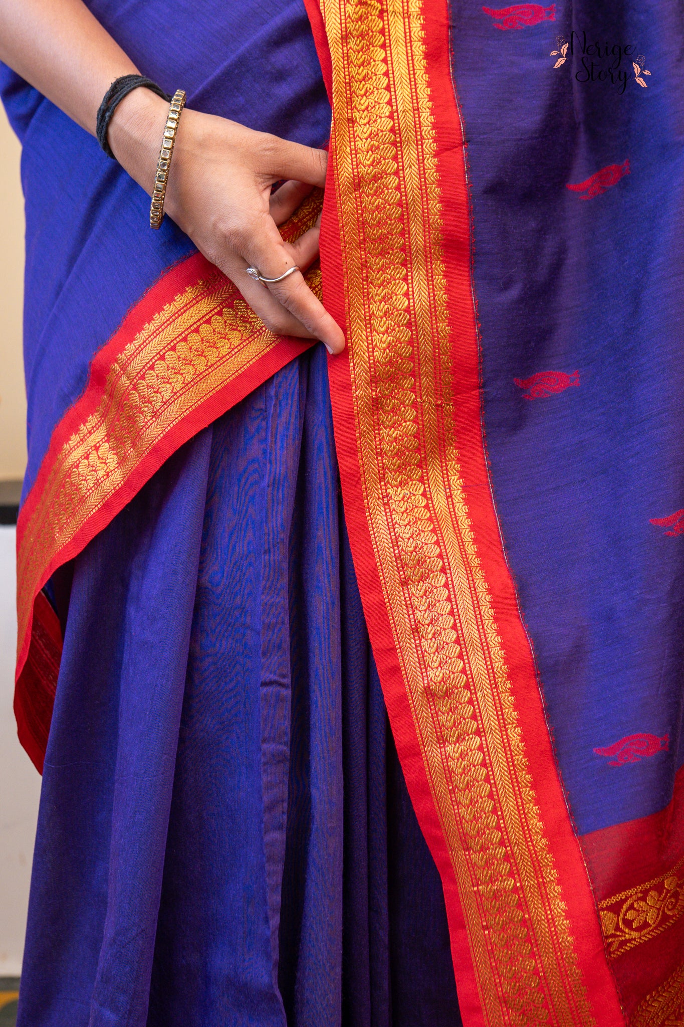 ELINA (एलीना)