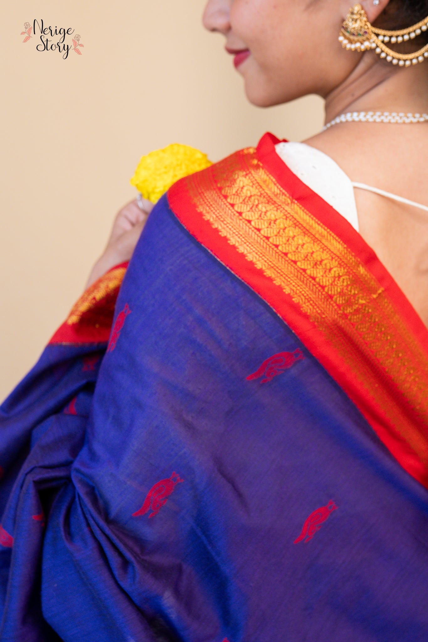 ELINA (एलीना)