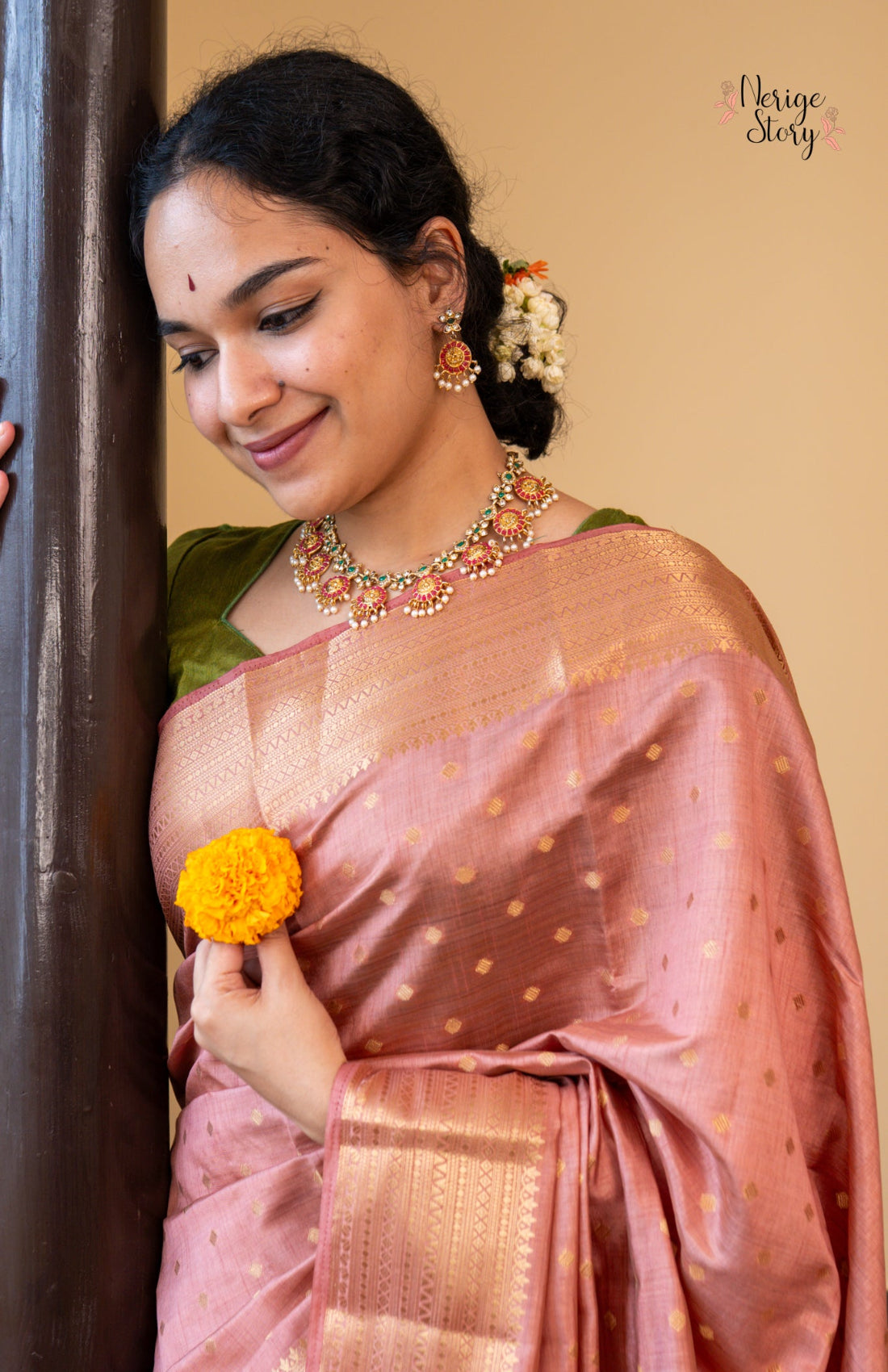 AMODINI (अमोदिनी)