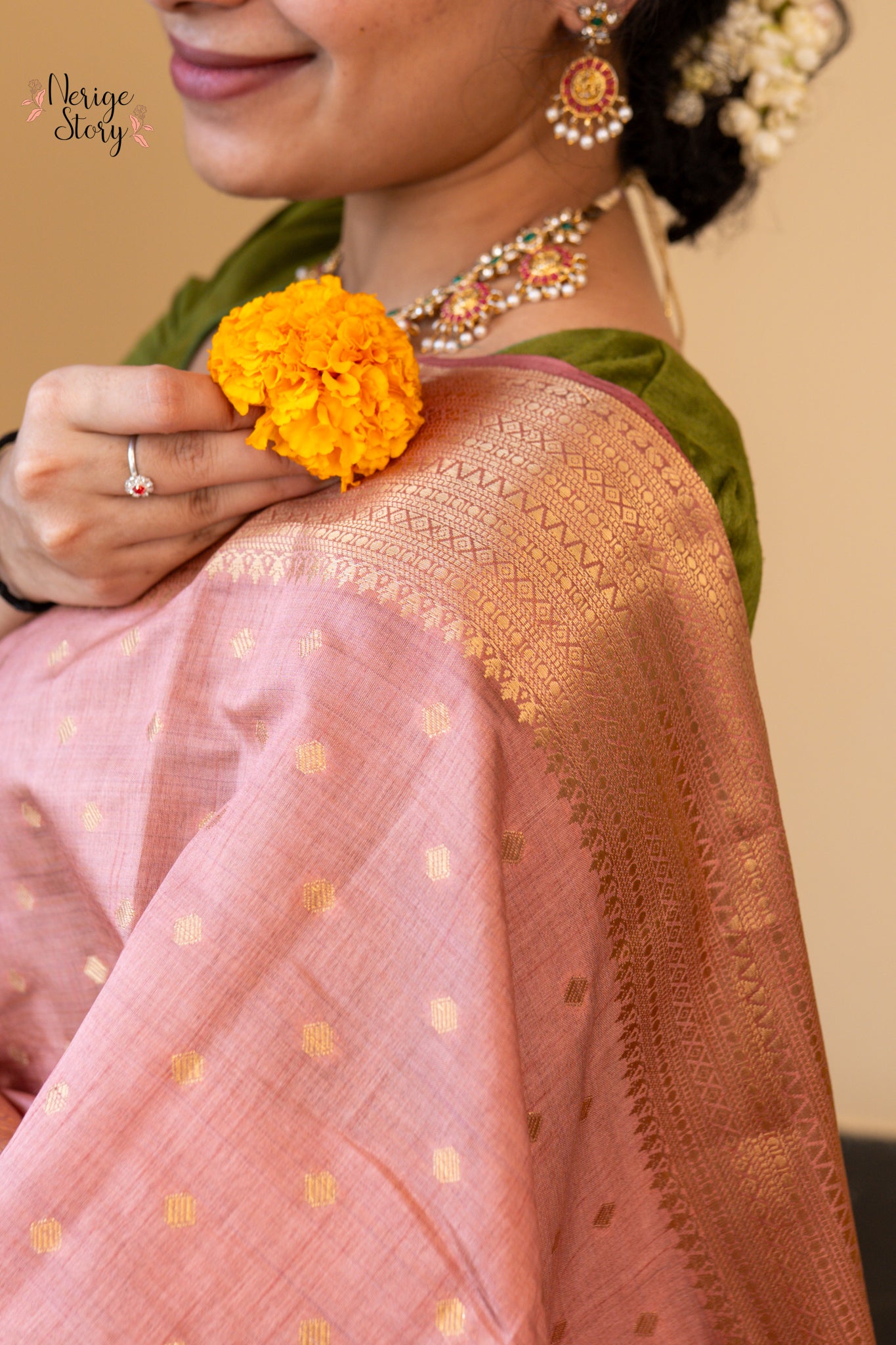 AMODINI (अमोदिनी)