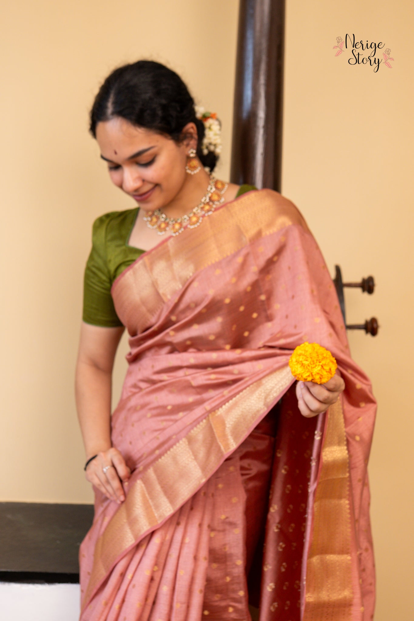 AMODINI (अमोदिनी)