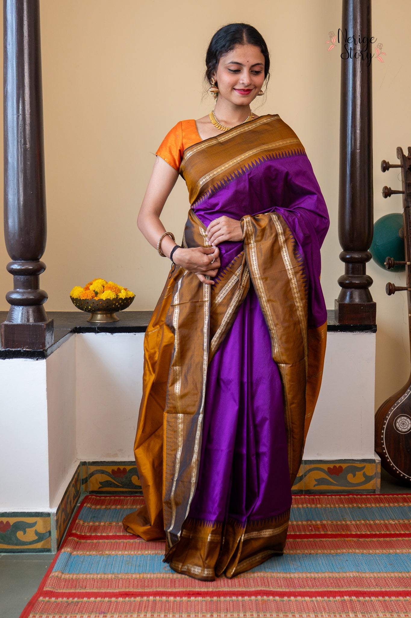 ANOOSHA (ಅನುಷಾ)