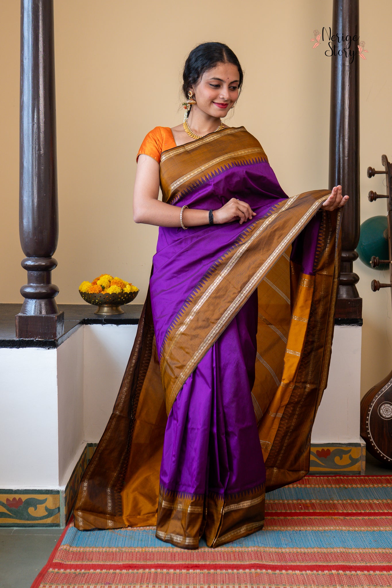 ANOOSHA (ಅನುಷಾ)