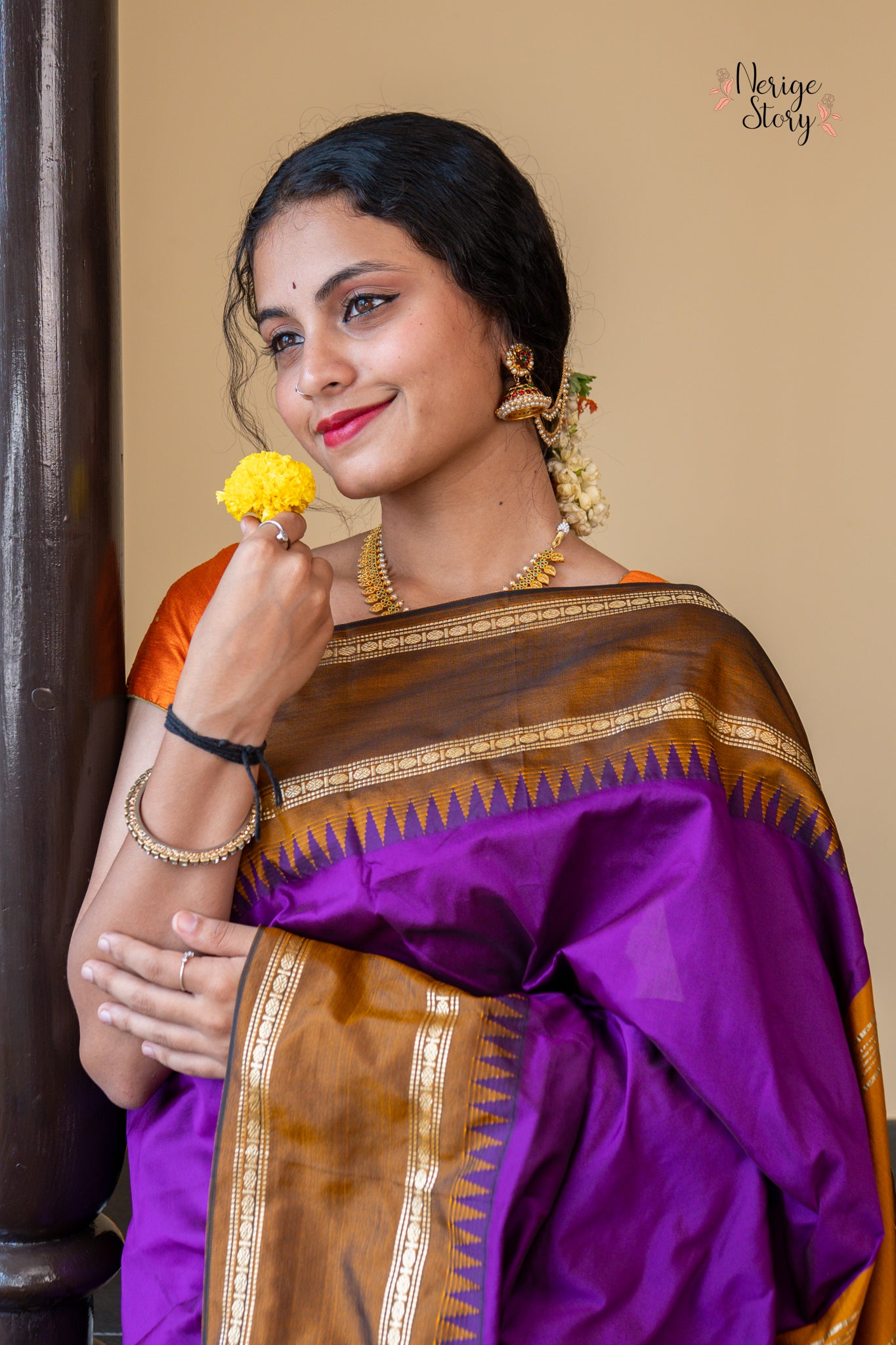 ANOOSHA (ಅನುಷಾ)