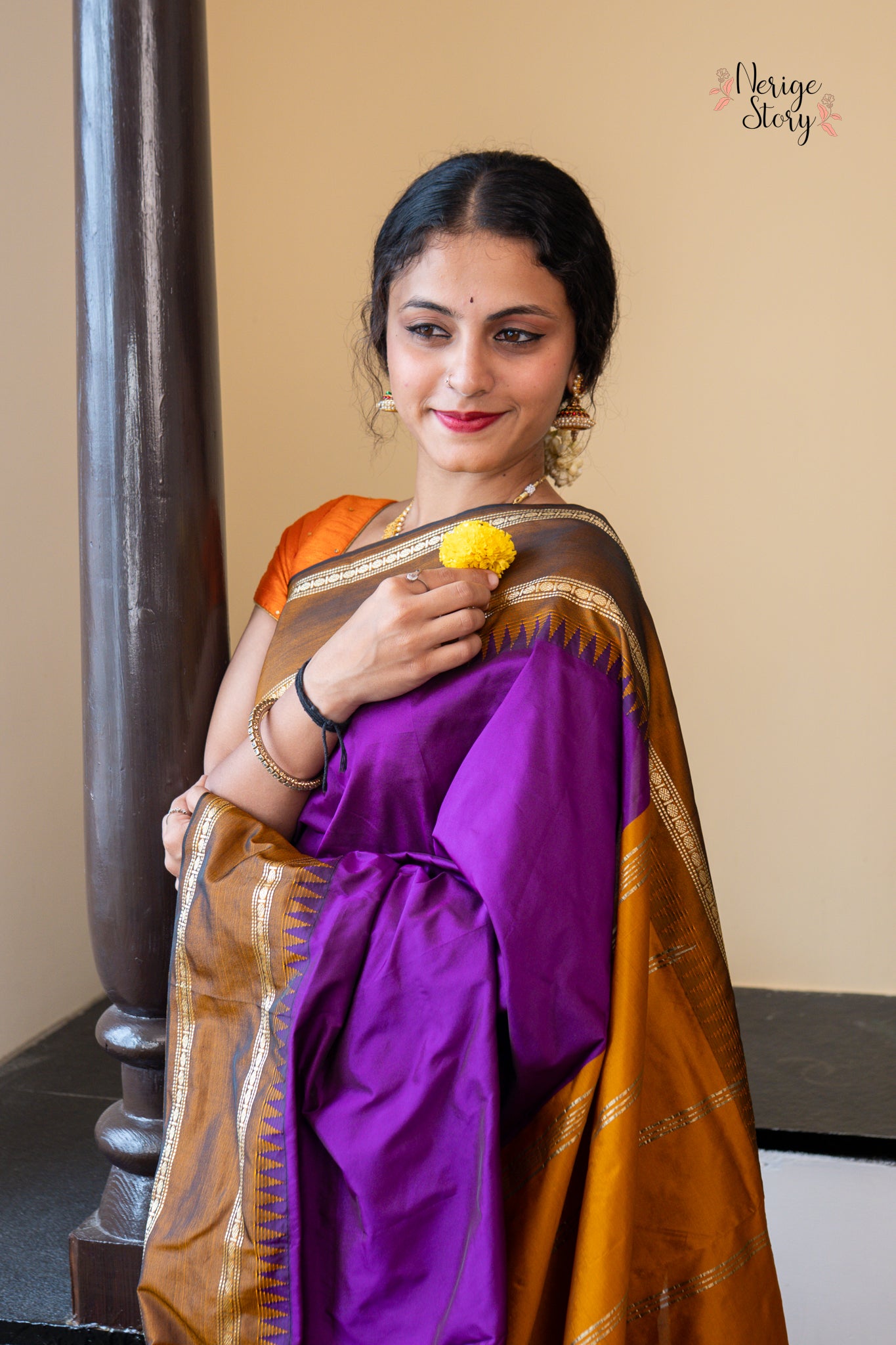 ANOOSHA (ಅನುಷಾ)