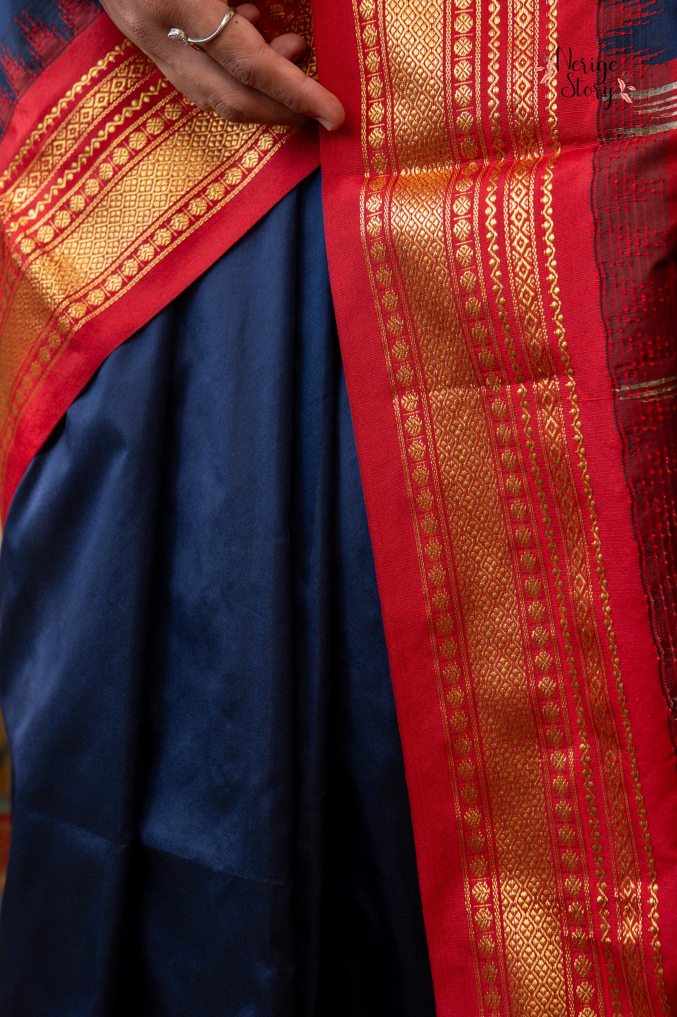 FALAKSHI (ಫಲಕ್ಷಿ)