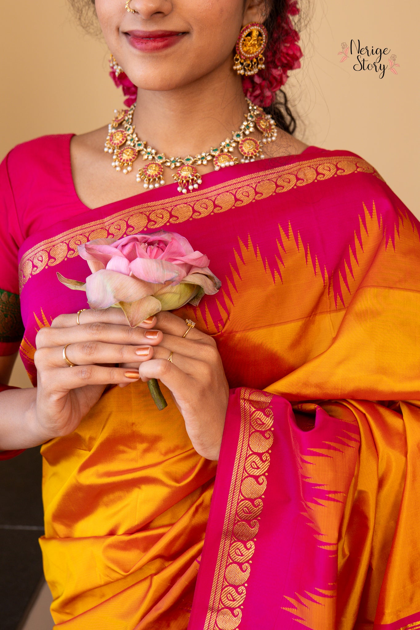 LAHARI (ಲಹರಿ)