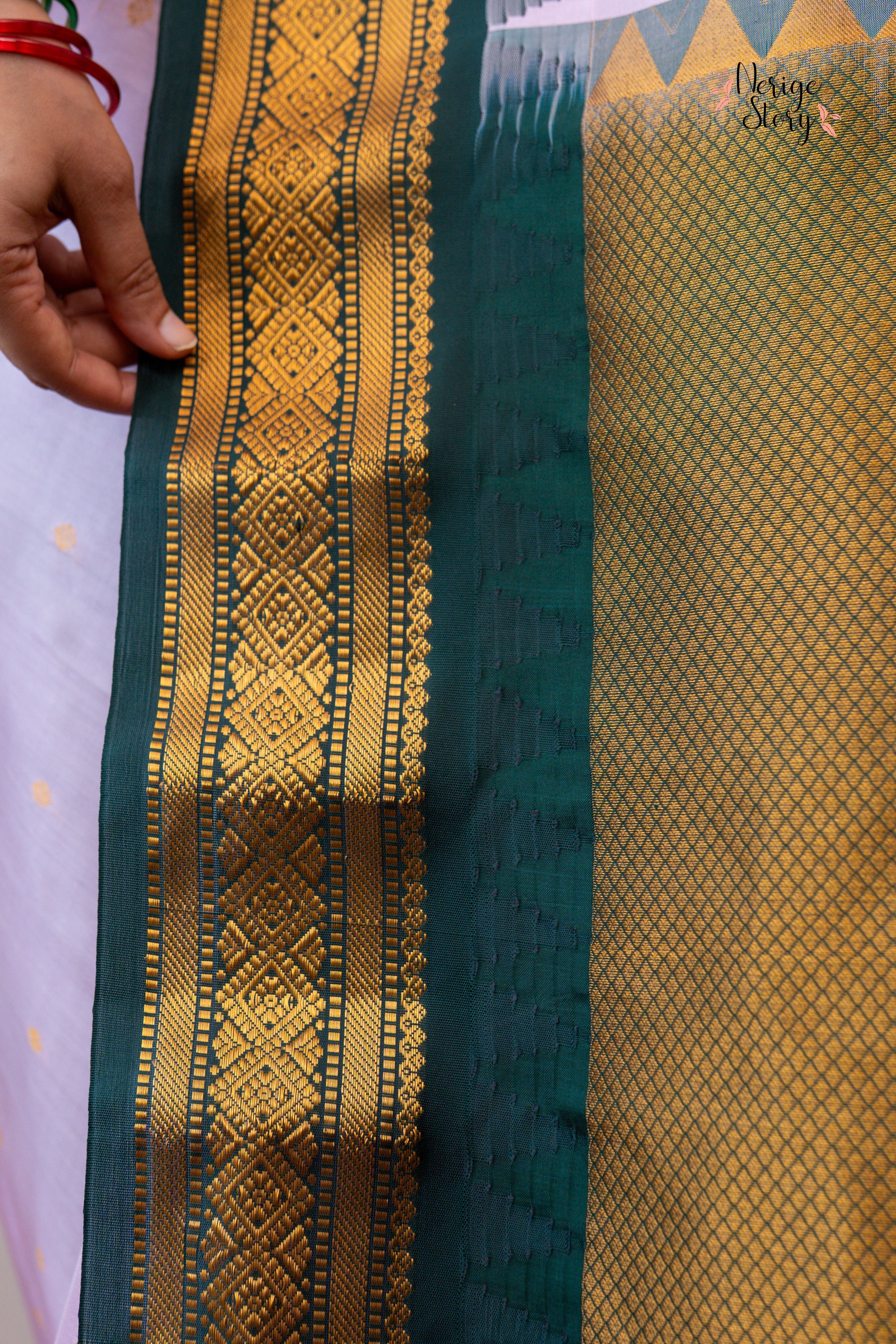 DEEPAANJALA (దీపాంజలా﻿)