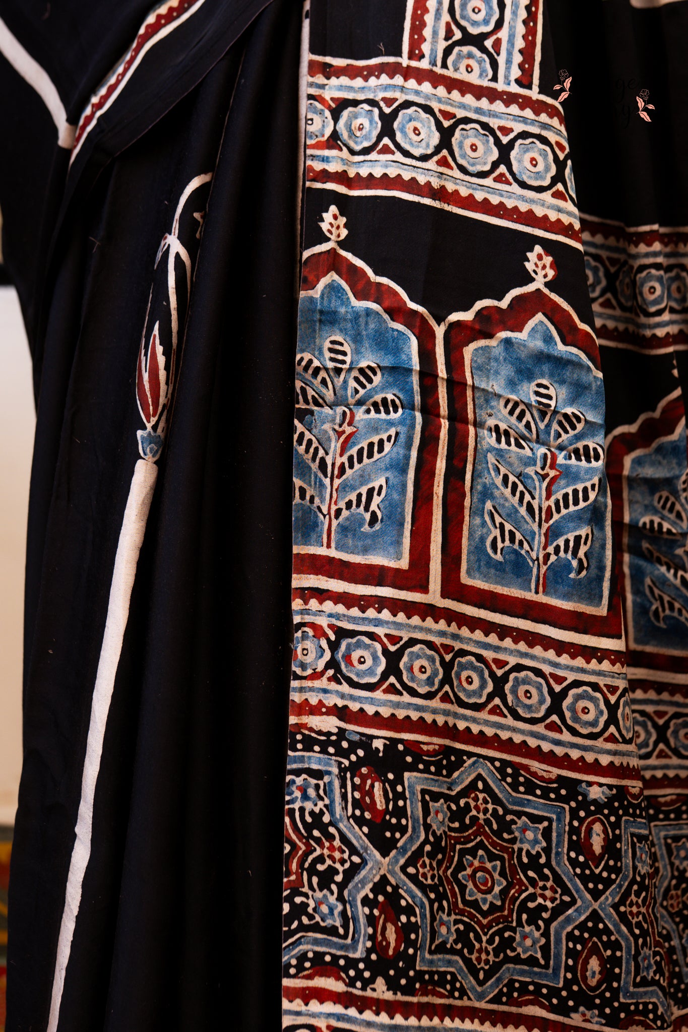 NAYANA (नयना)