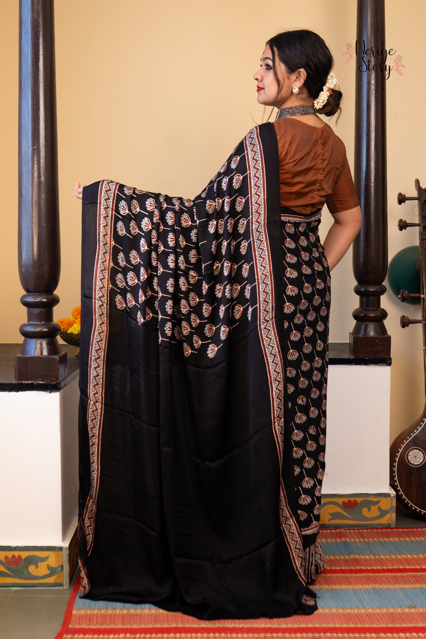 PAVANI (पावनी)