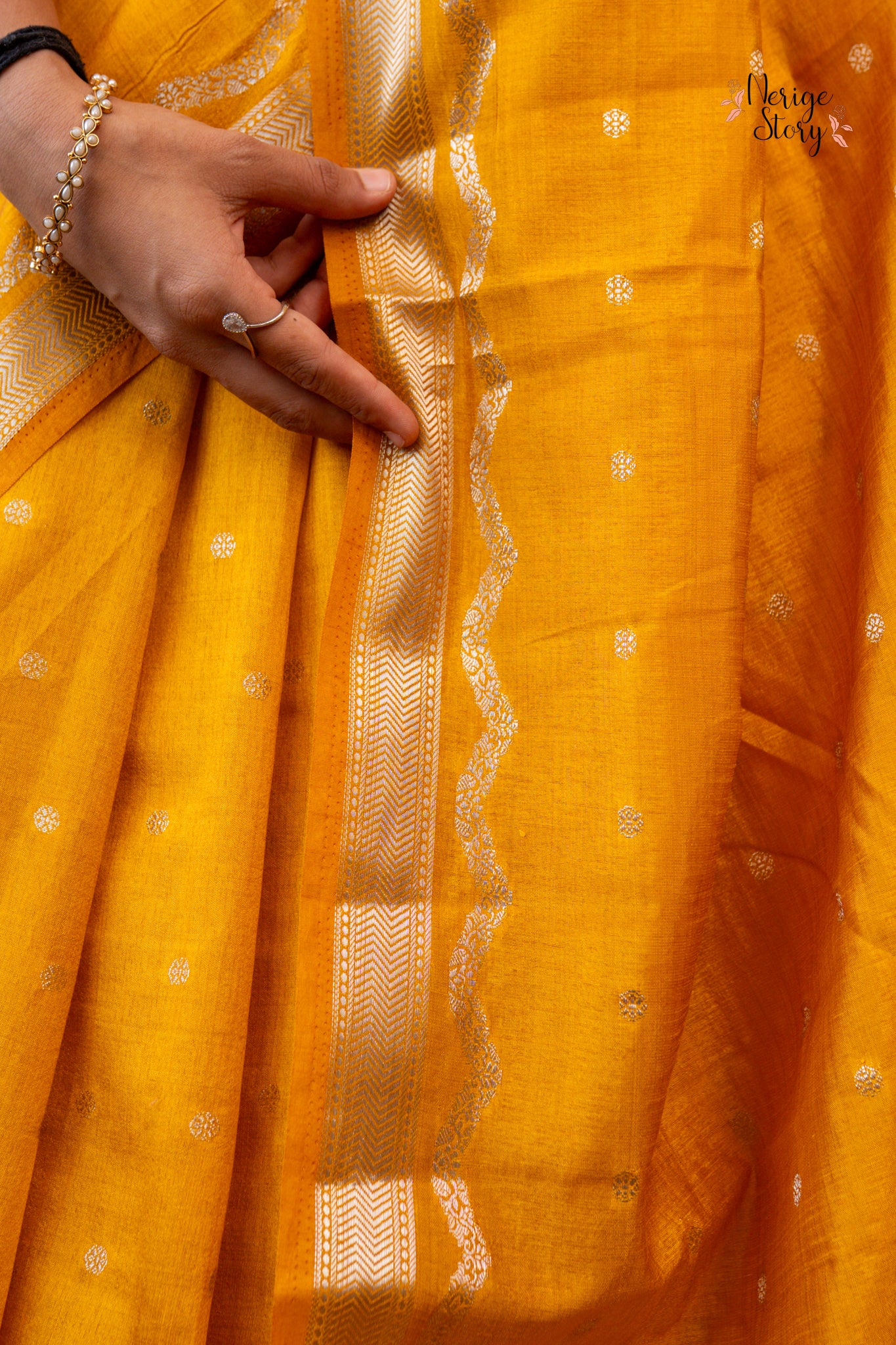 AHAANA (अहाना)