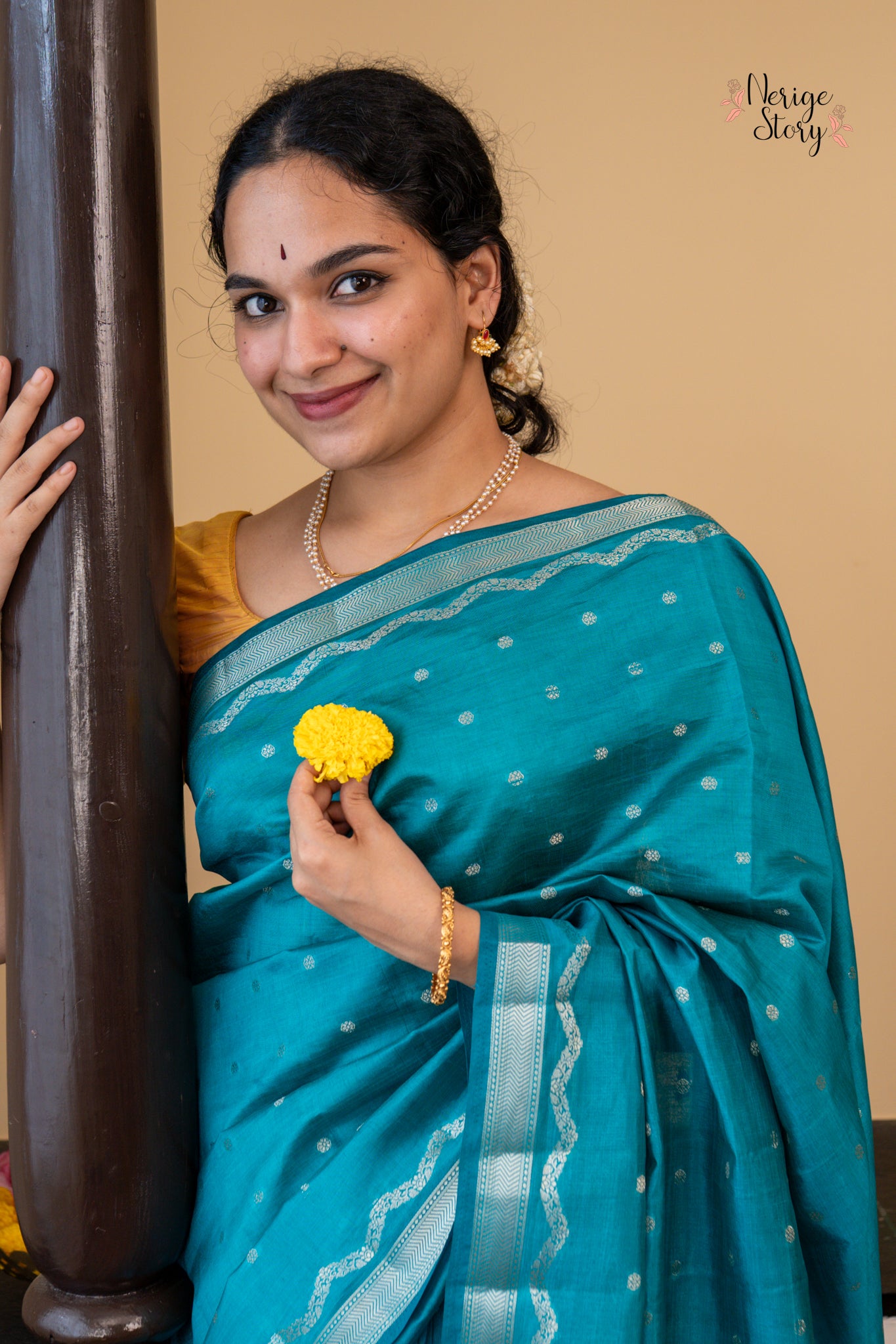 AANAYA (आनया)