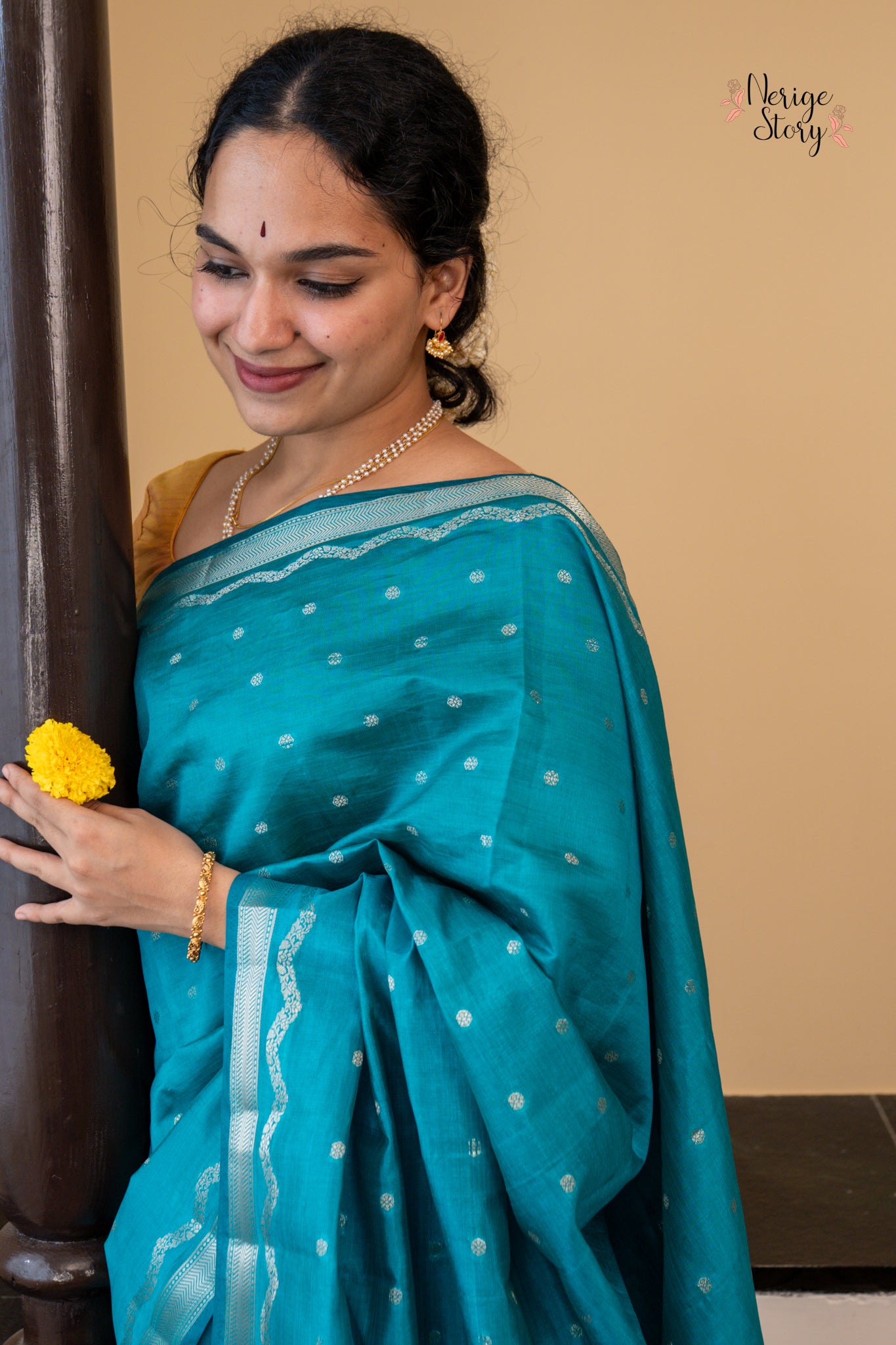 AANAYA (आनया)