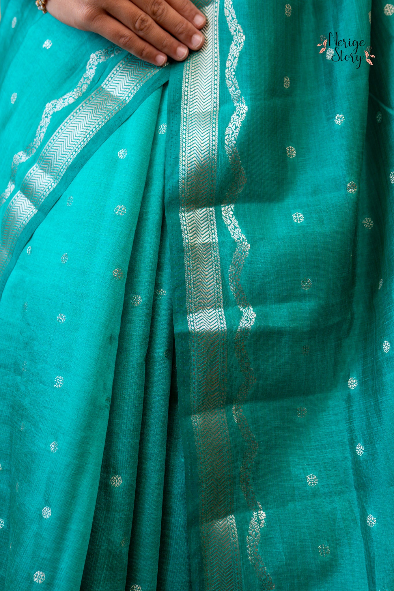 MONISHA (मोनिषा)