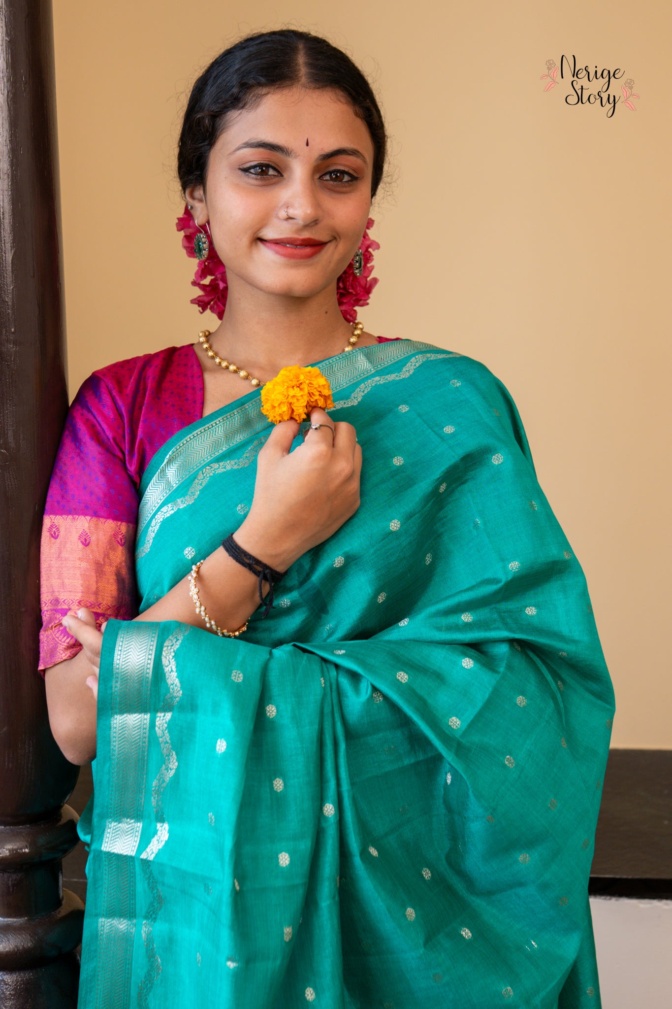 MONISHA (मोनिषा)