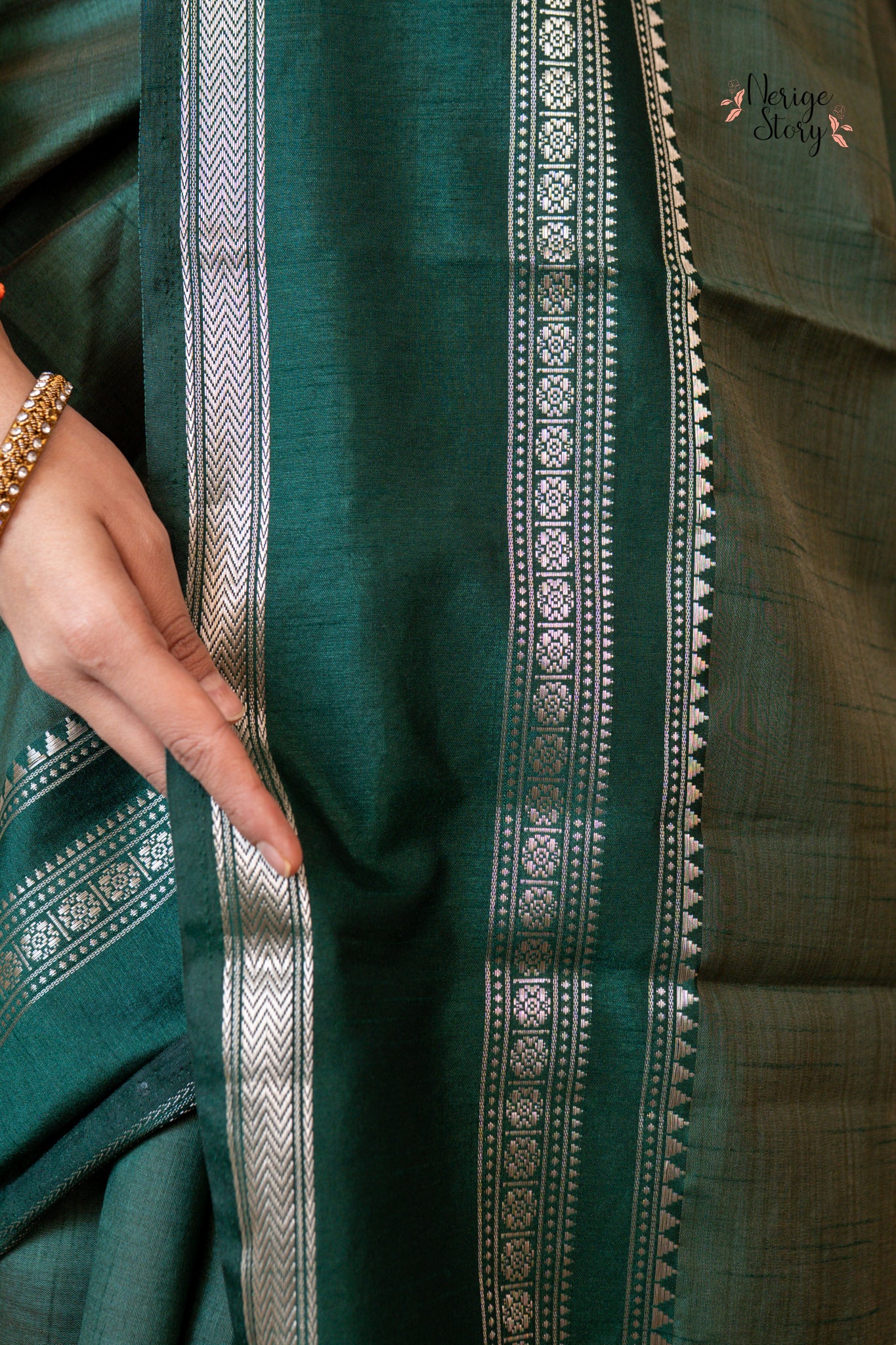 AKSHITA (अक्षिता)