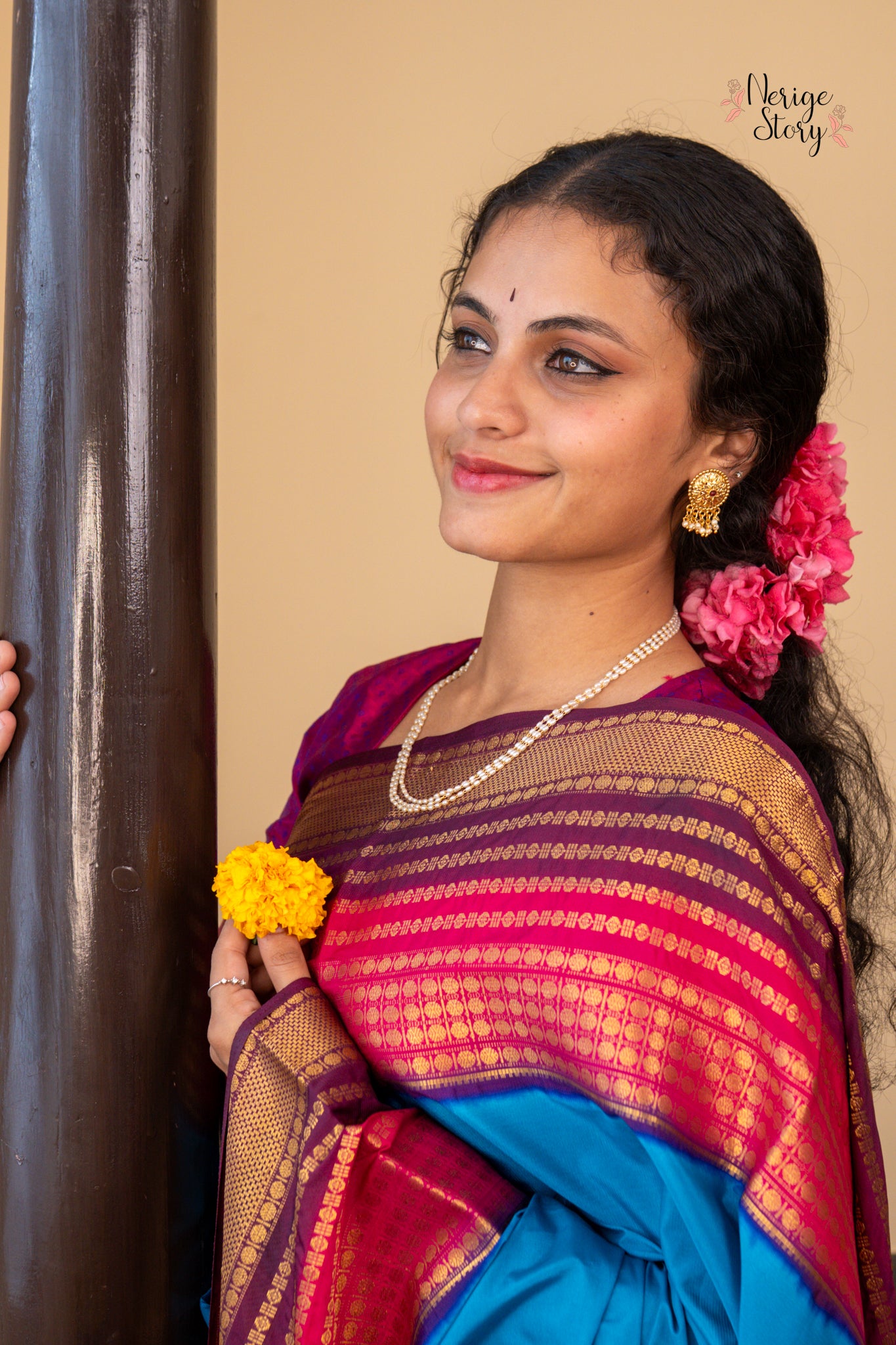 ADVAIA (अद्वैअ)