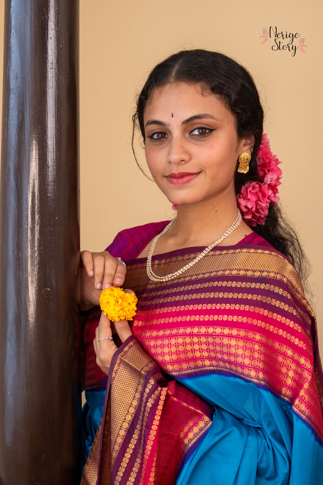 ADVAIA (अद्वैअ)