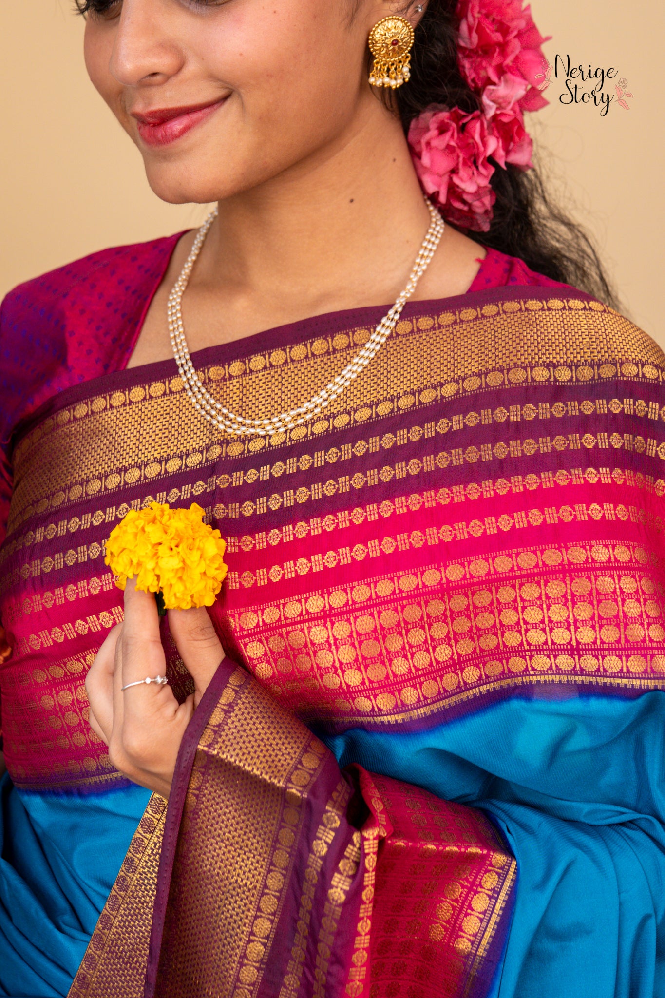 ADVAIA (अद्वैअ)