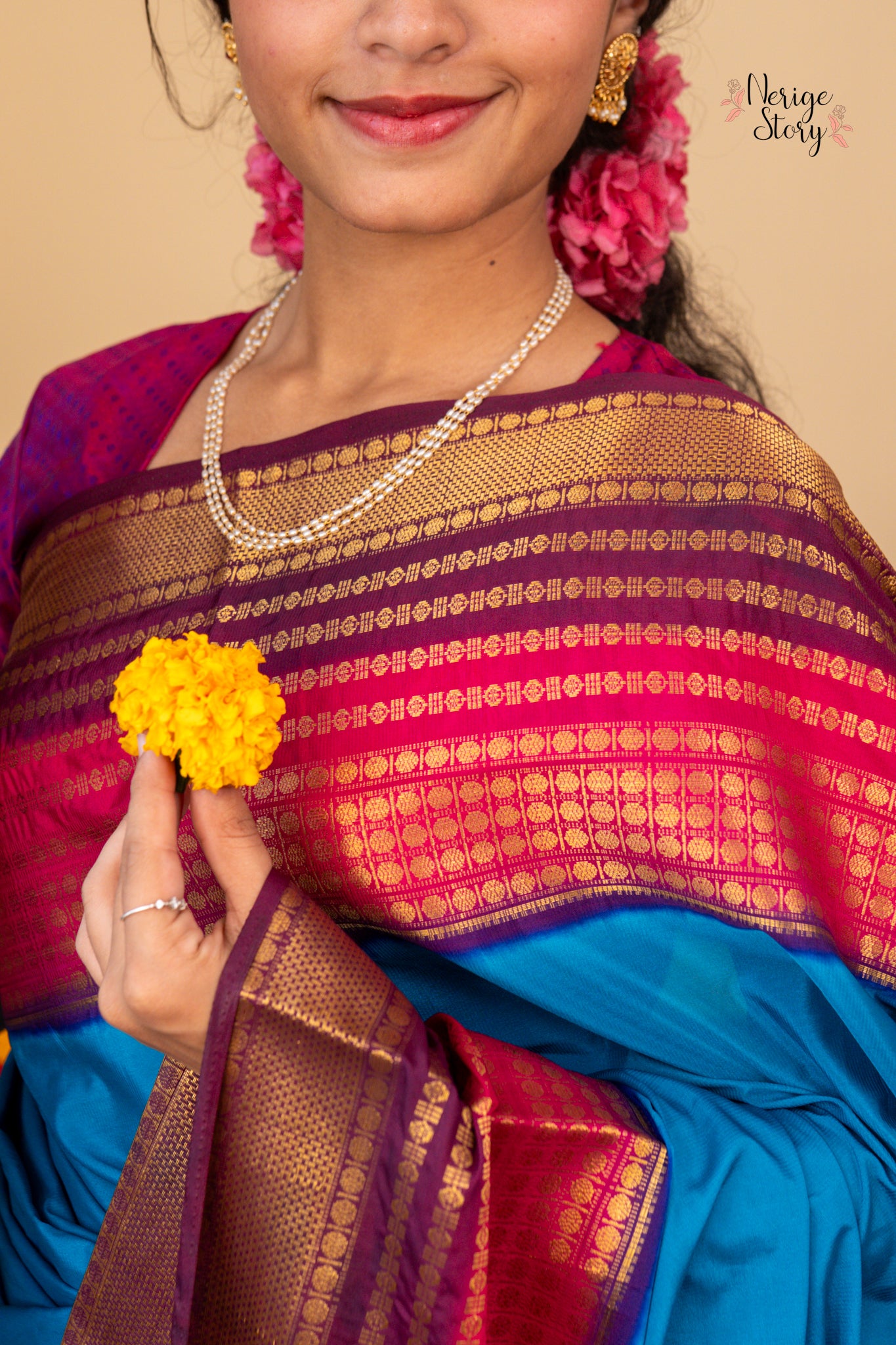 ADVAIA (अद्वैअ)