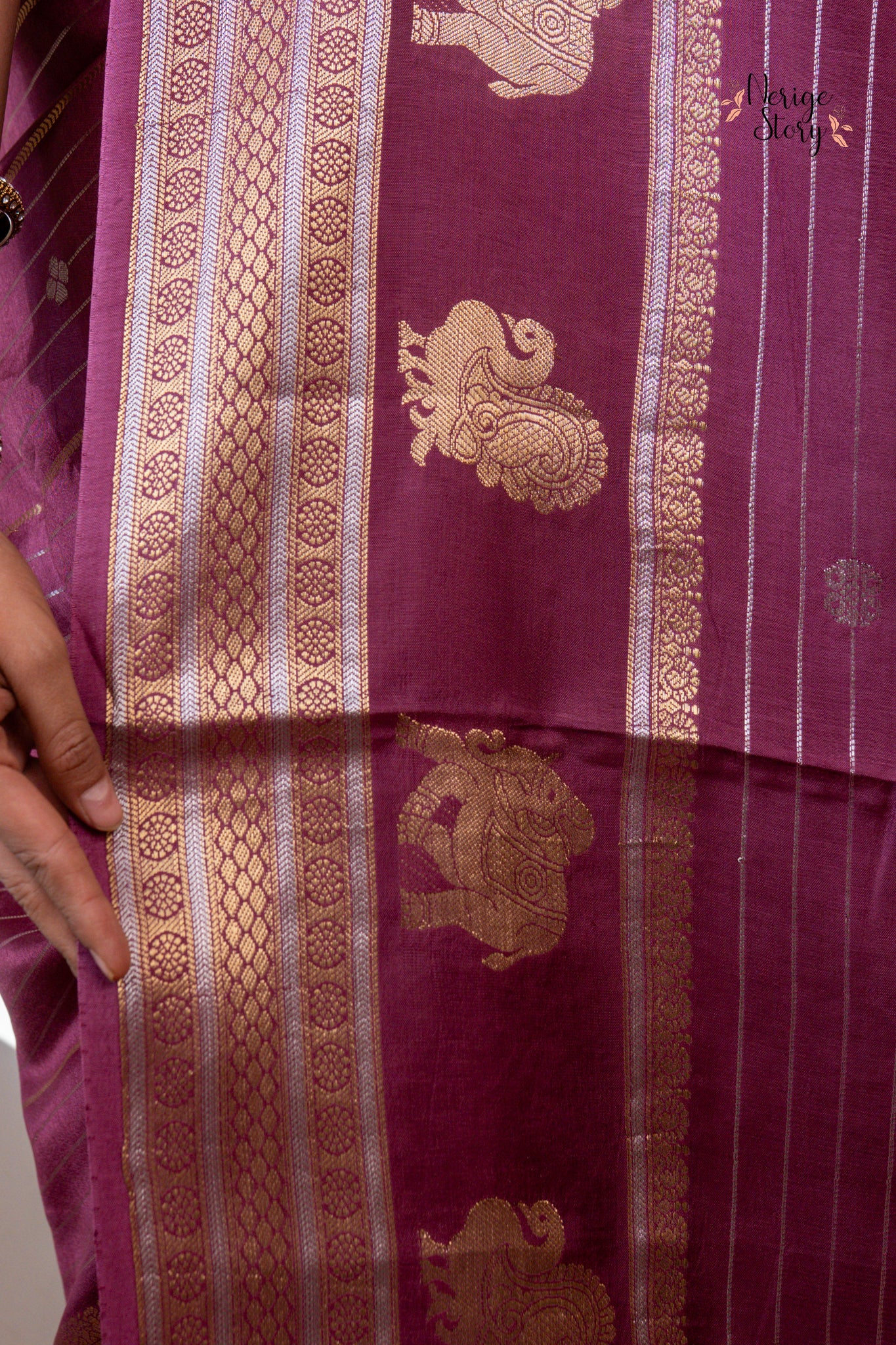 KANISHKAA (कनिष्का)