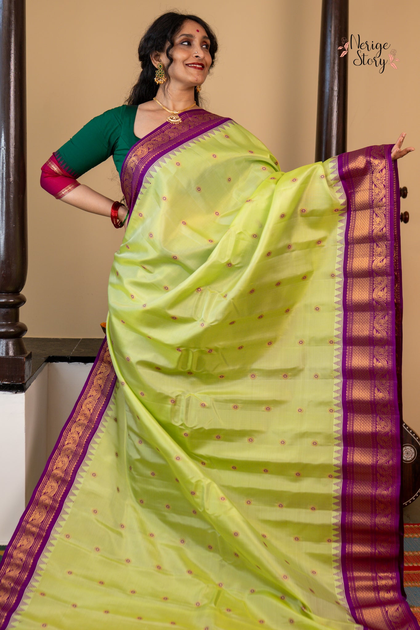 ARYAVI (ఆర్యవి)