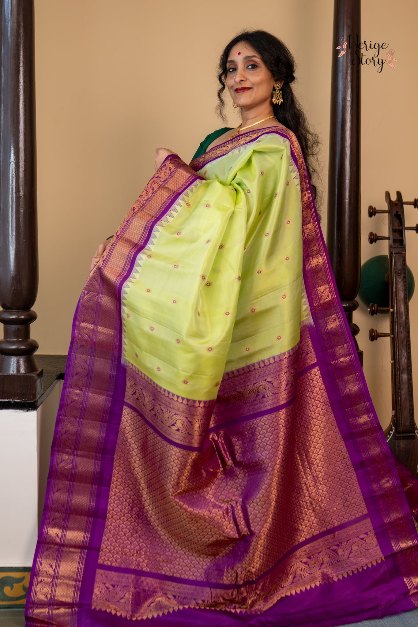 ARYAVI (ఆర్యవి)