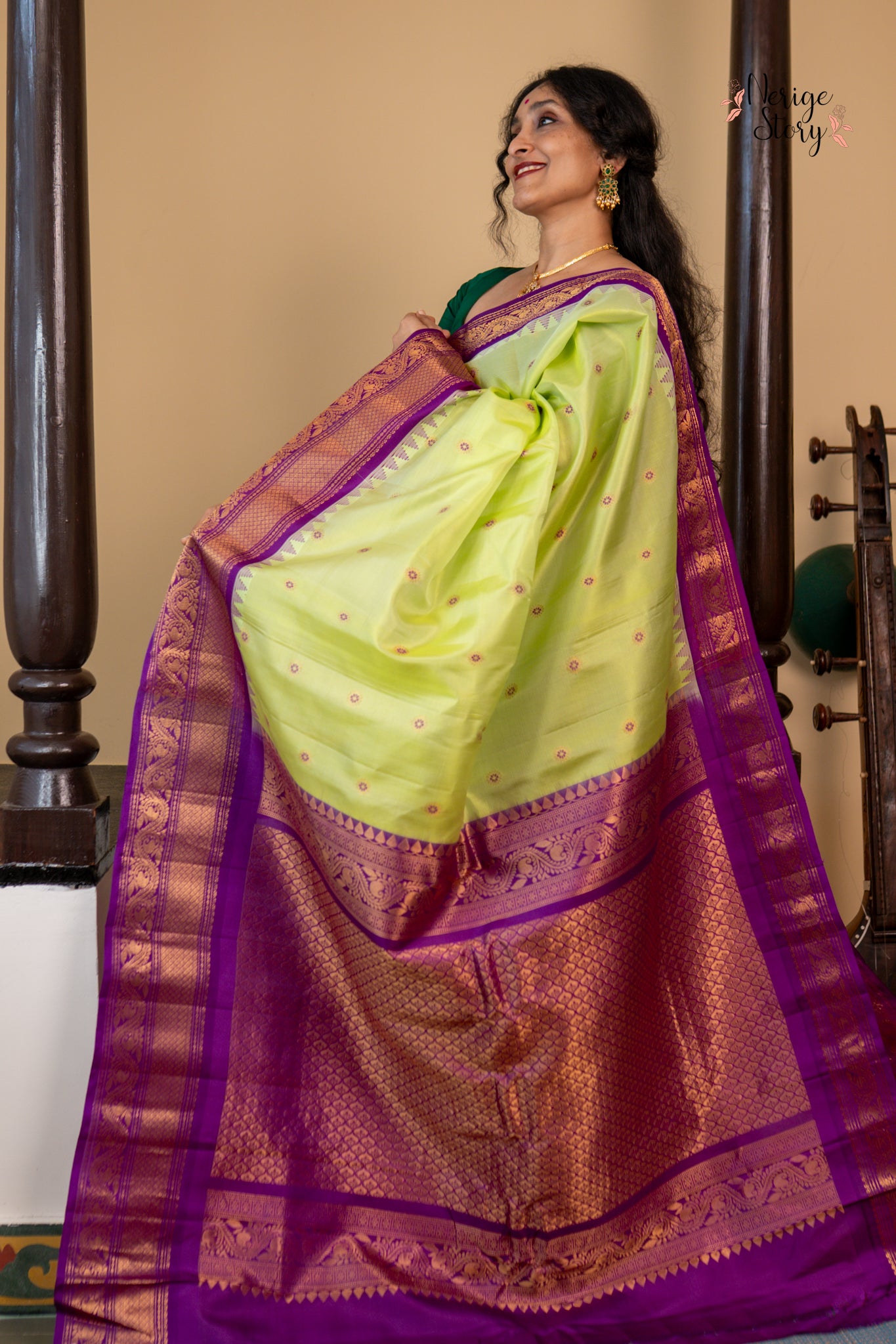 ARYAVI (ఆర్యవి)