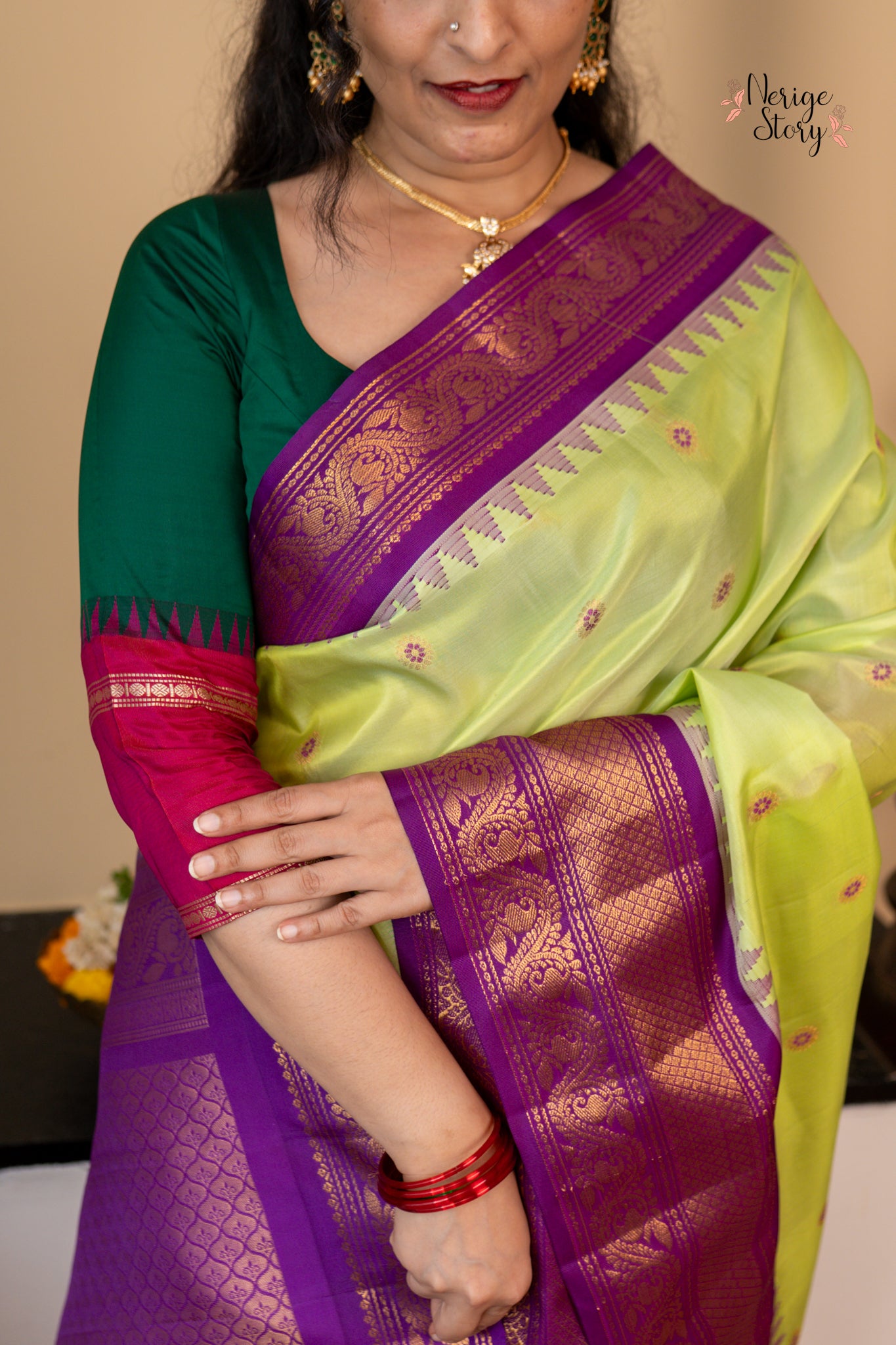ARYAVI (ఆర్యవి)