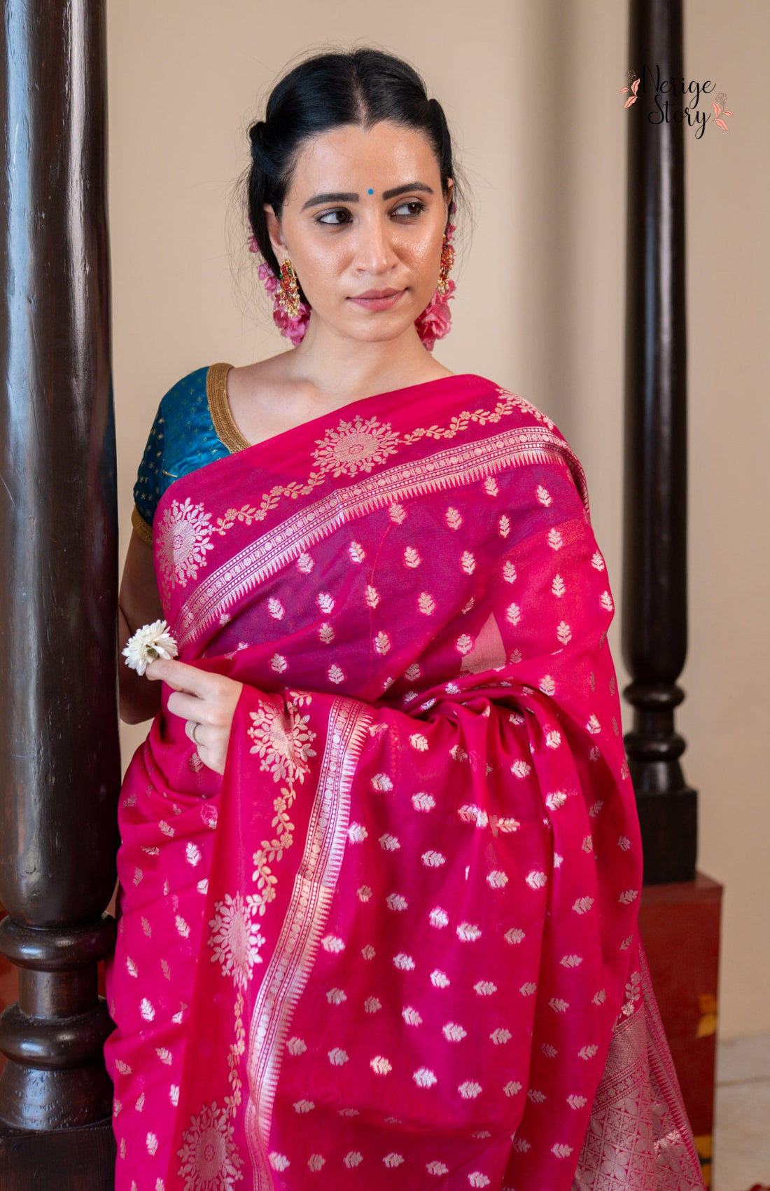 GULABO (गुलाबो)