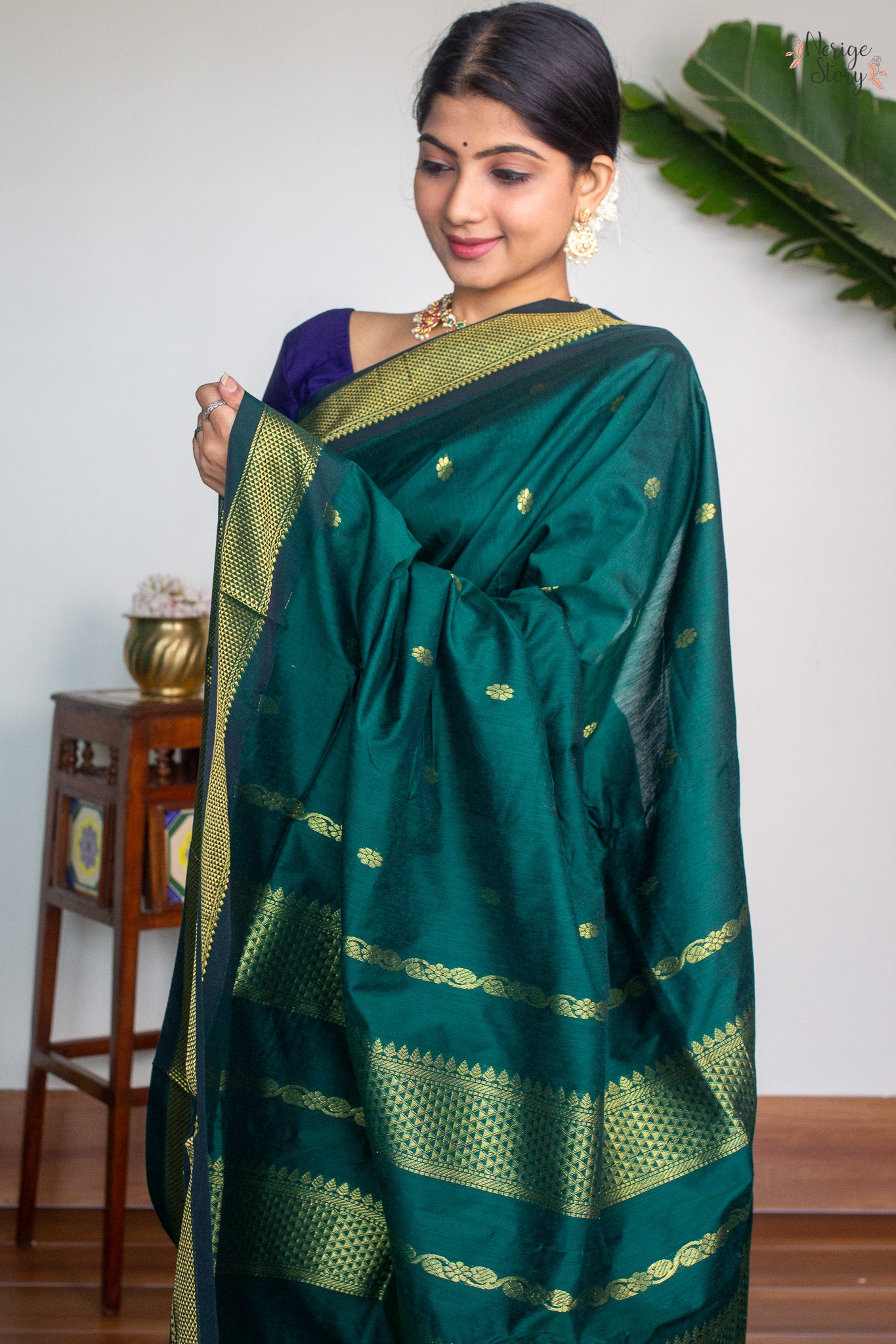 KUNJARI (குஞ்சரி)