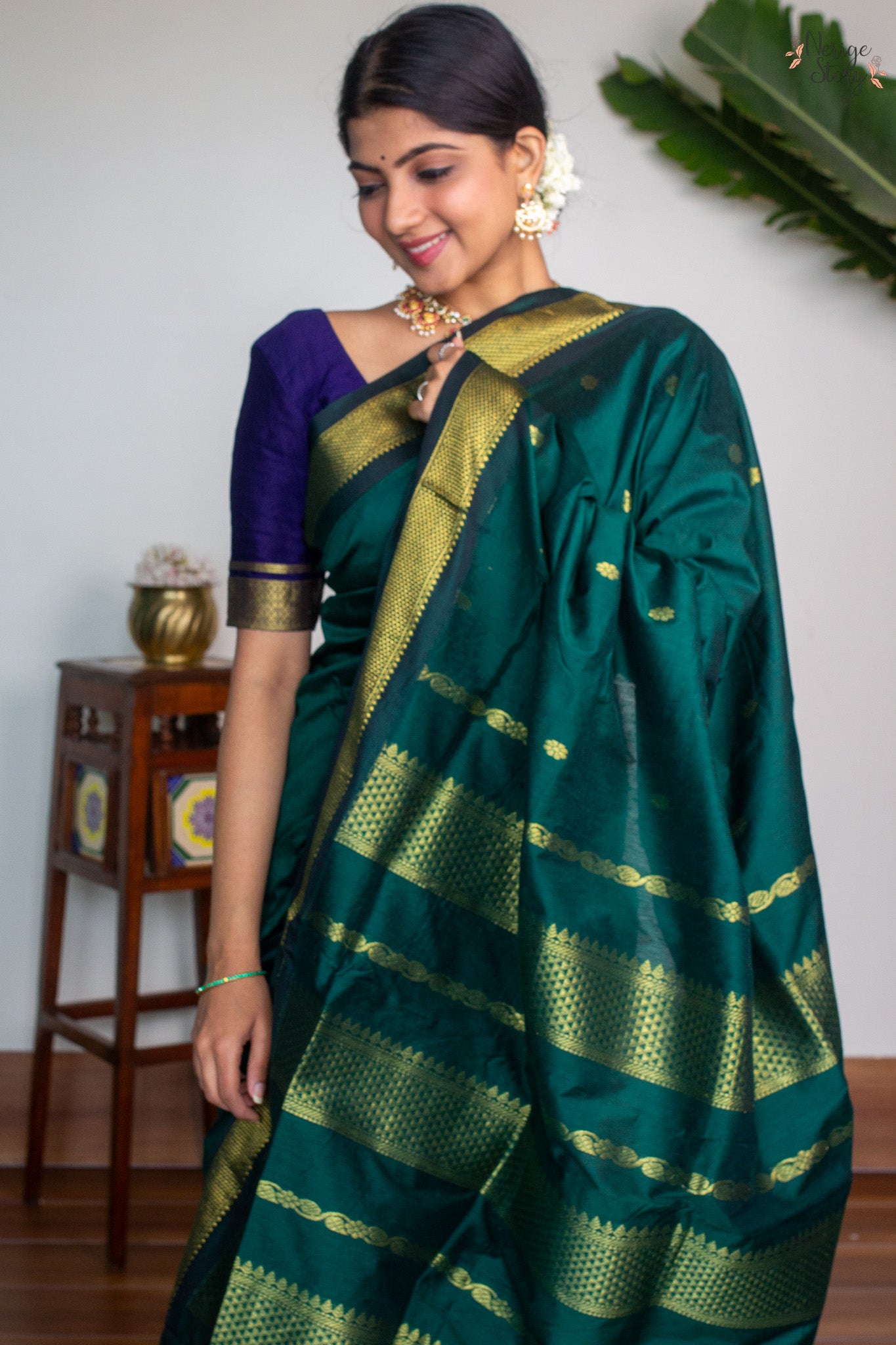 KUNJARI (குஞ்சரி)