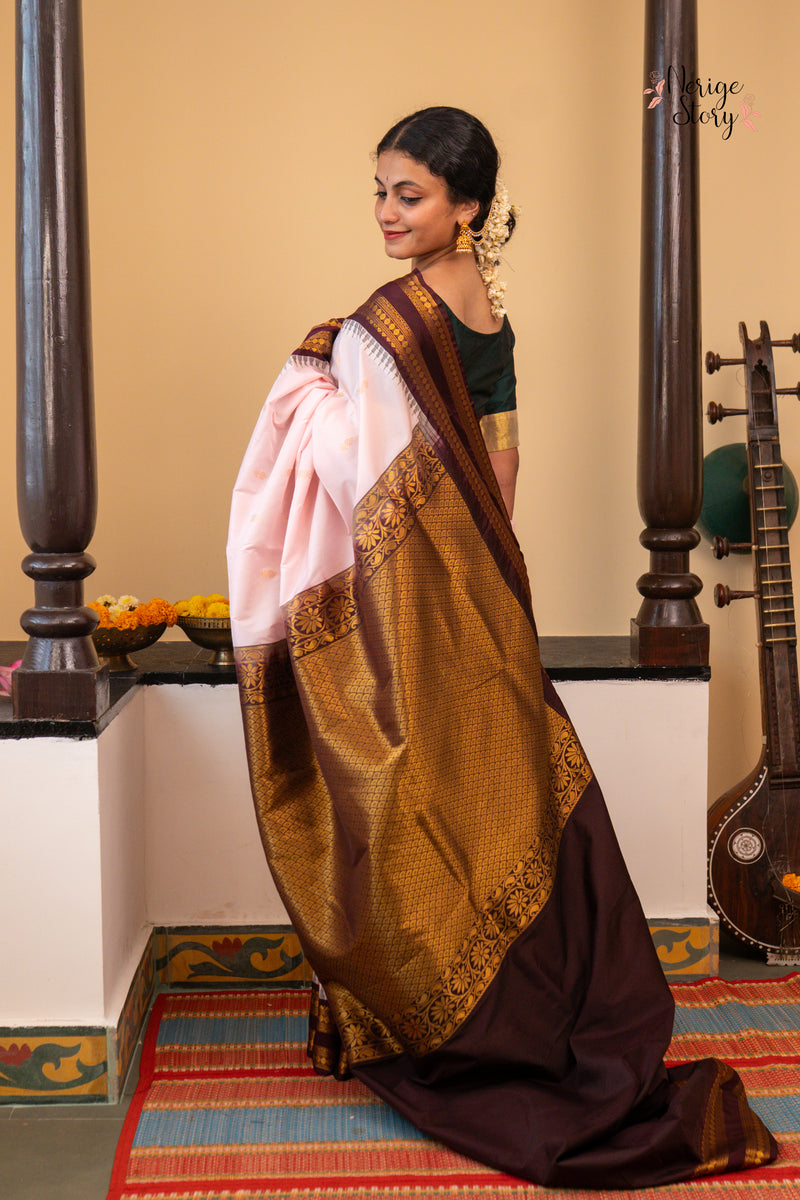 VALLARI (വല്ലരി)