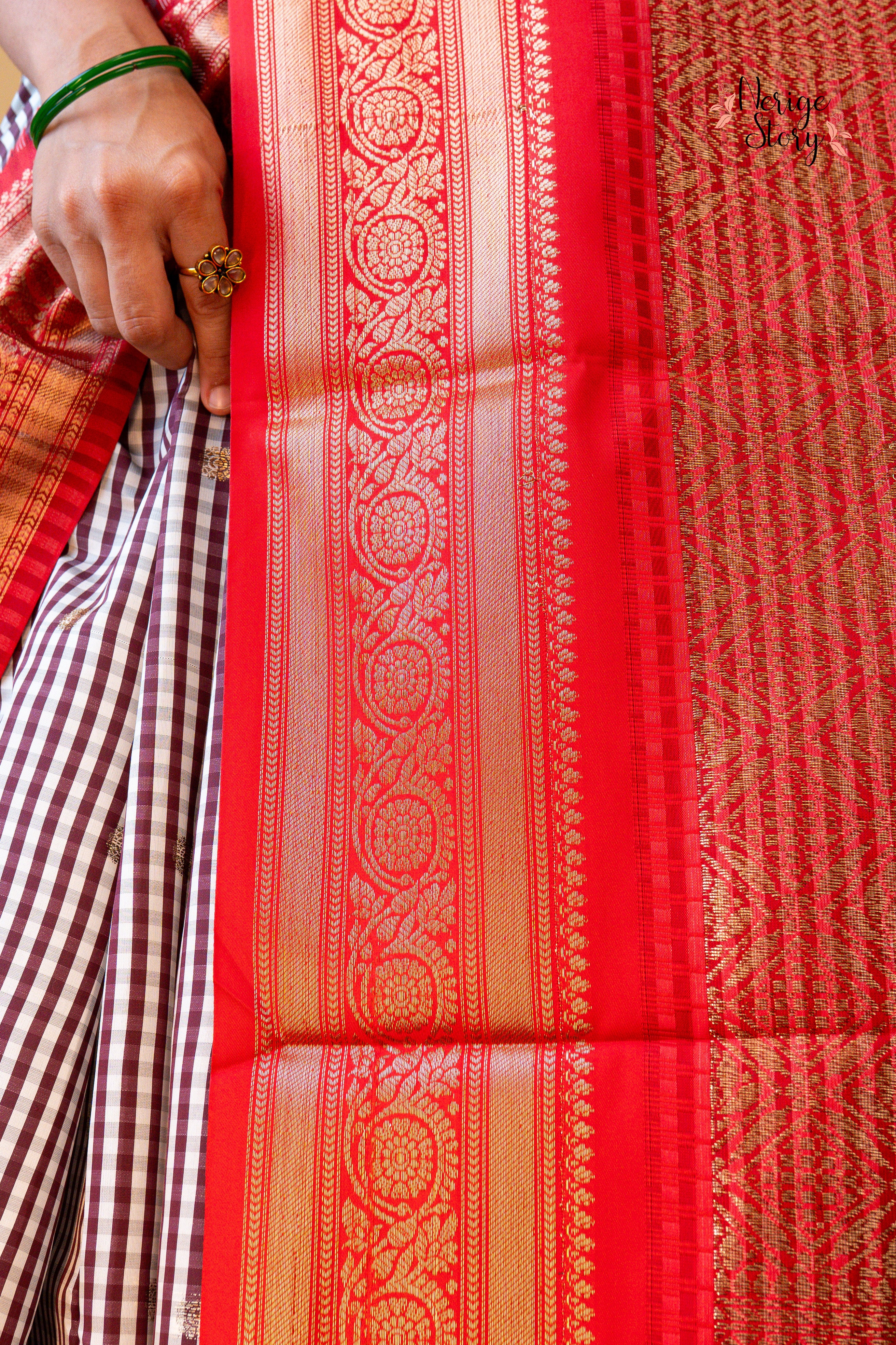 AKSHAINI (अक्षैणी)