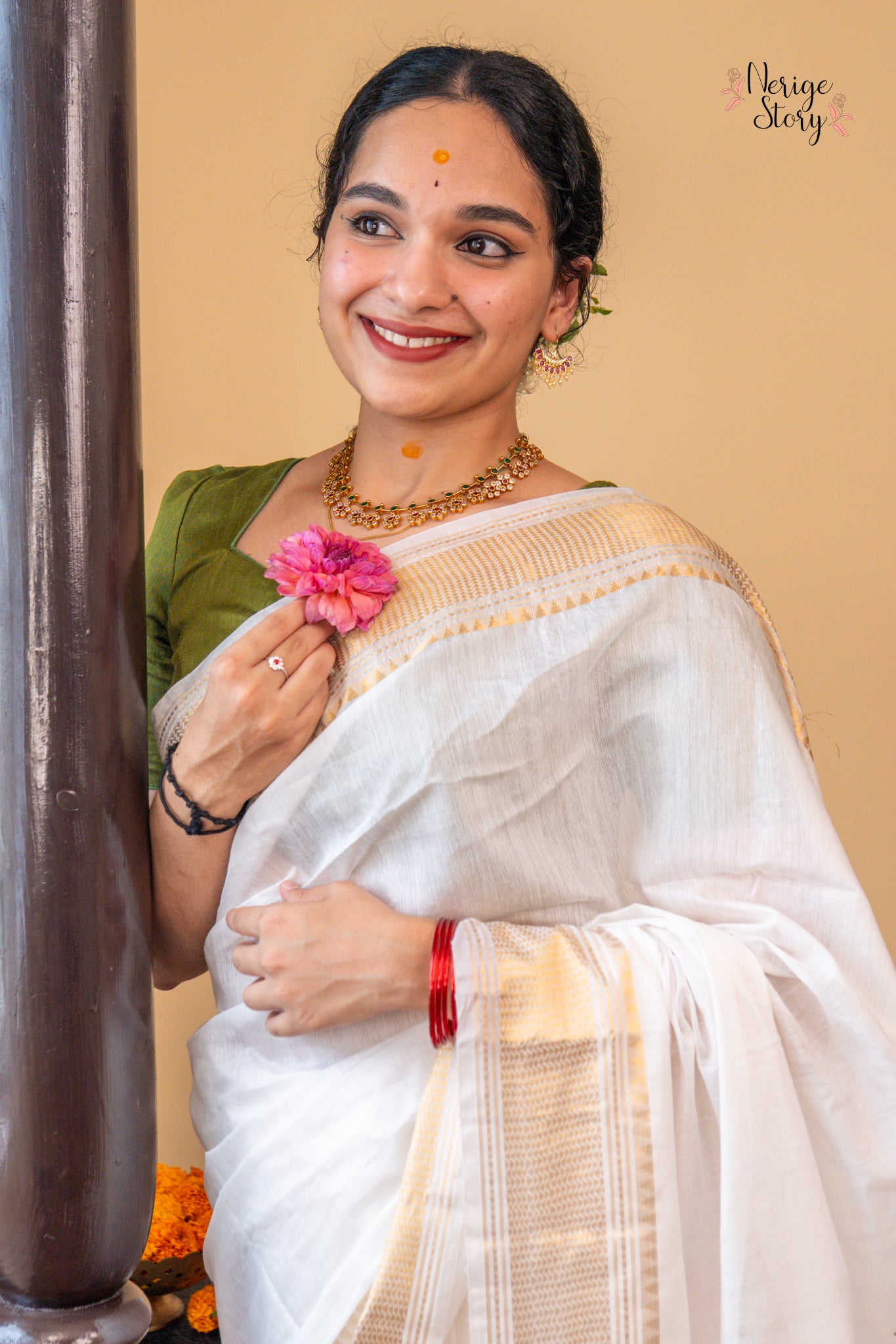 POOVILI (പൂവിലെ)