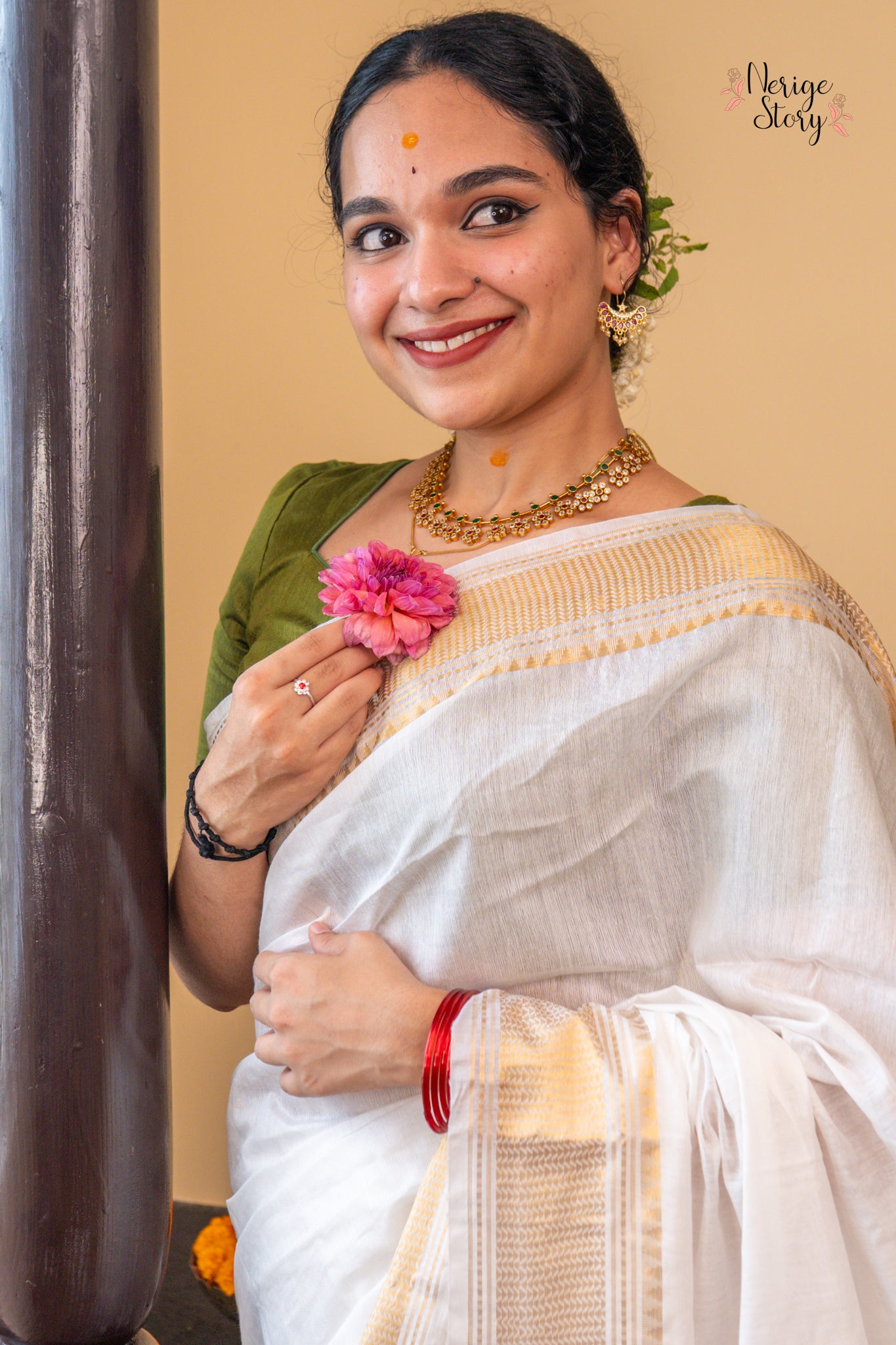 POOVILI (പൂവിലെ)