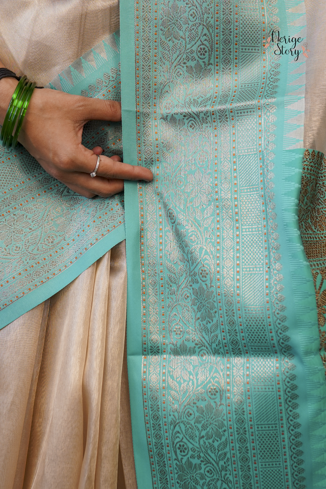 DIVYATMA (दिव्यात्मा)