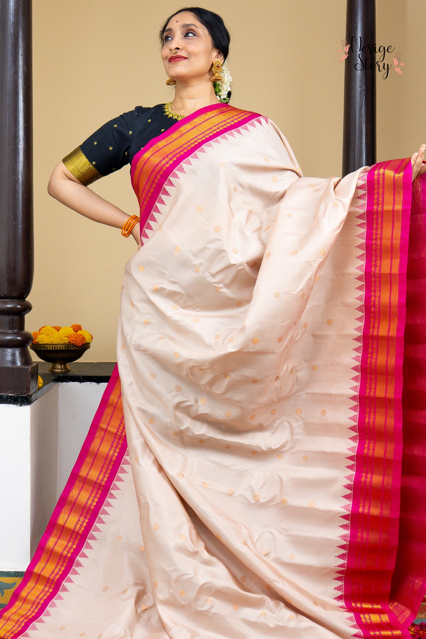 AKHILAMBA (అఖిలాంబ)