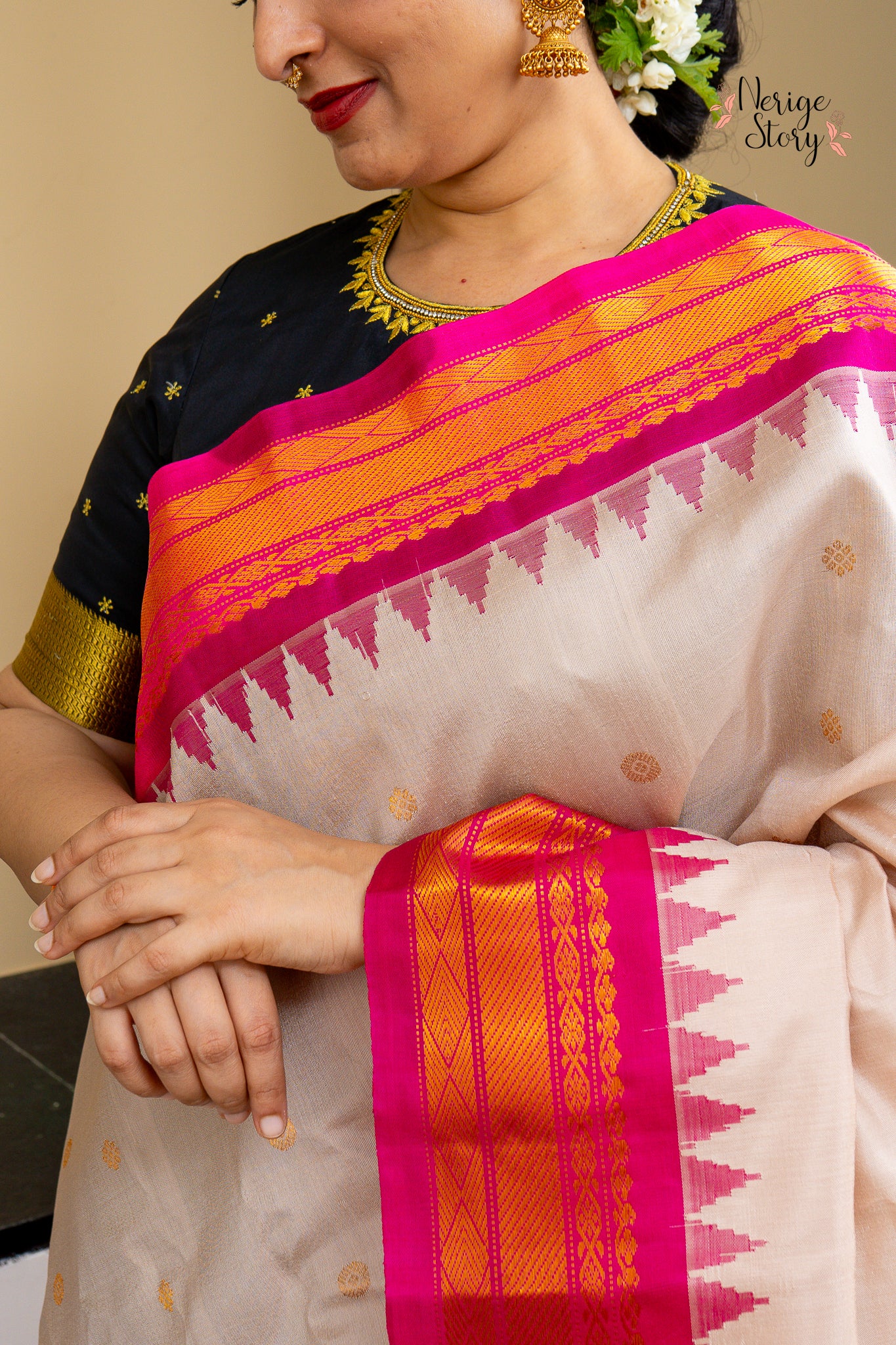 AKHILAMBA (అఖిలాంబ)