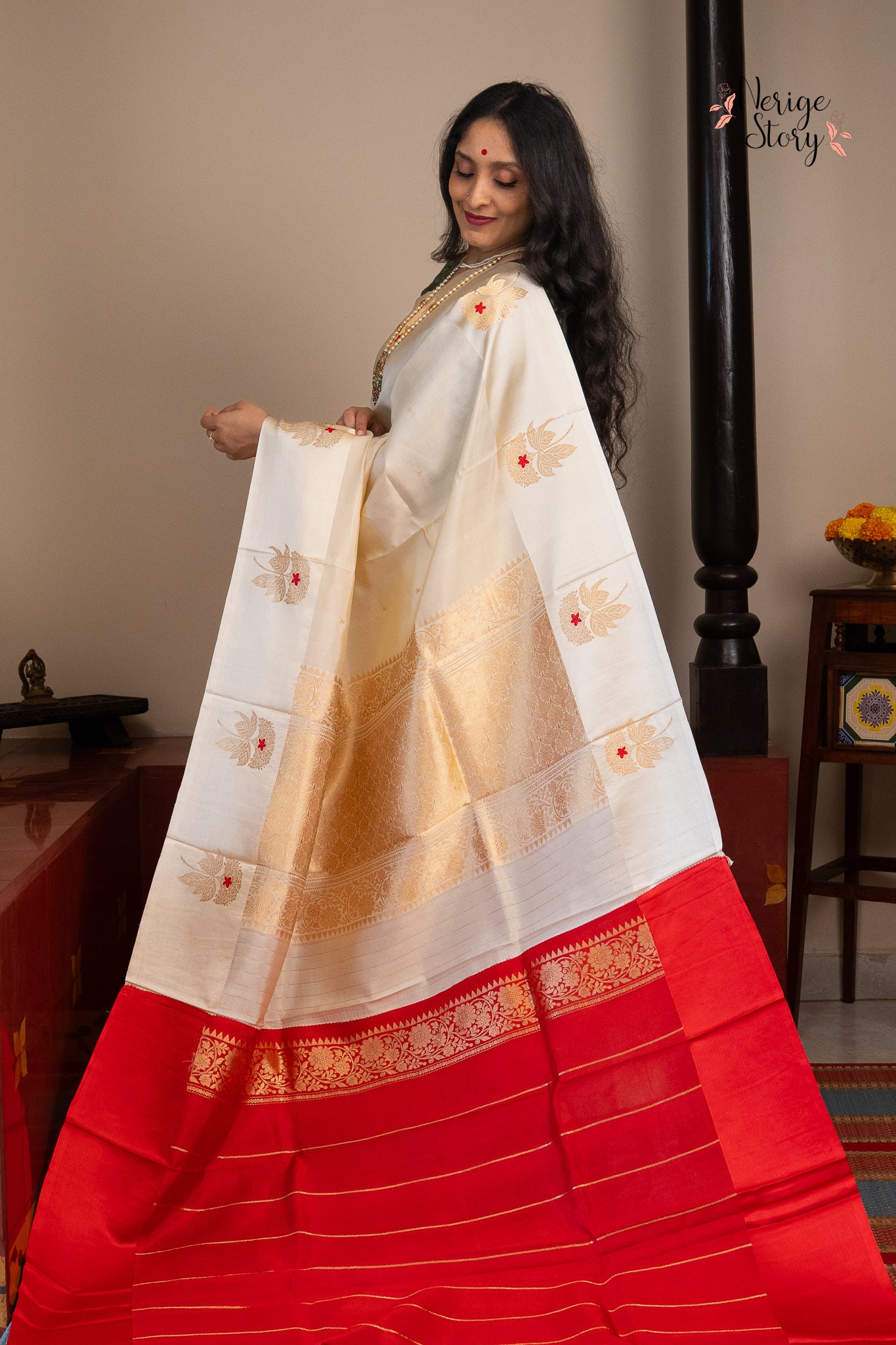 JYOTHIRMOYI (ज्योतिर्मोयी)