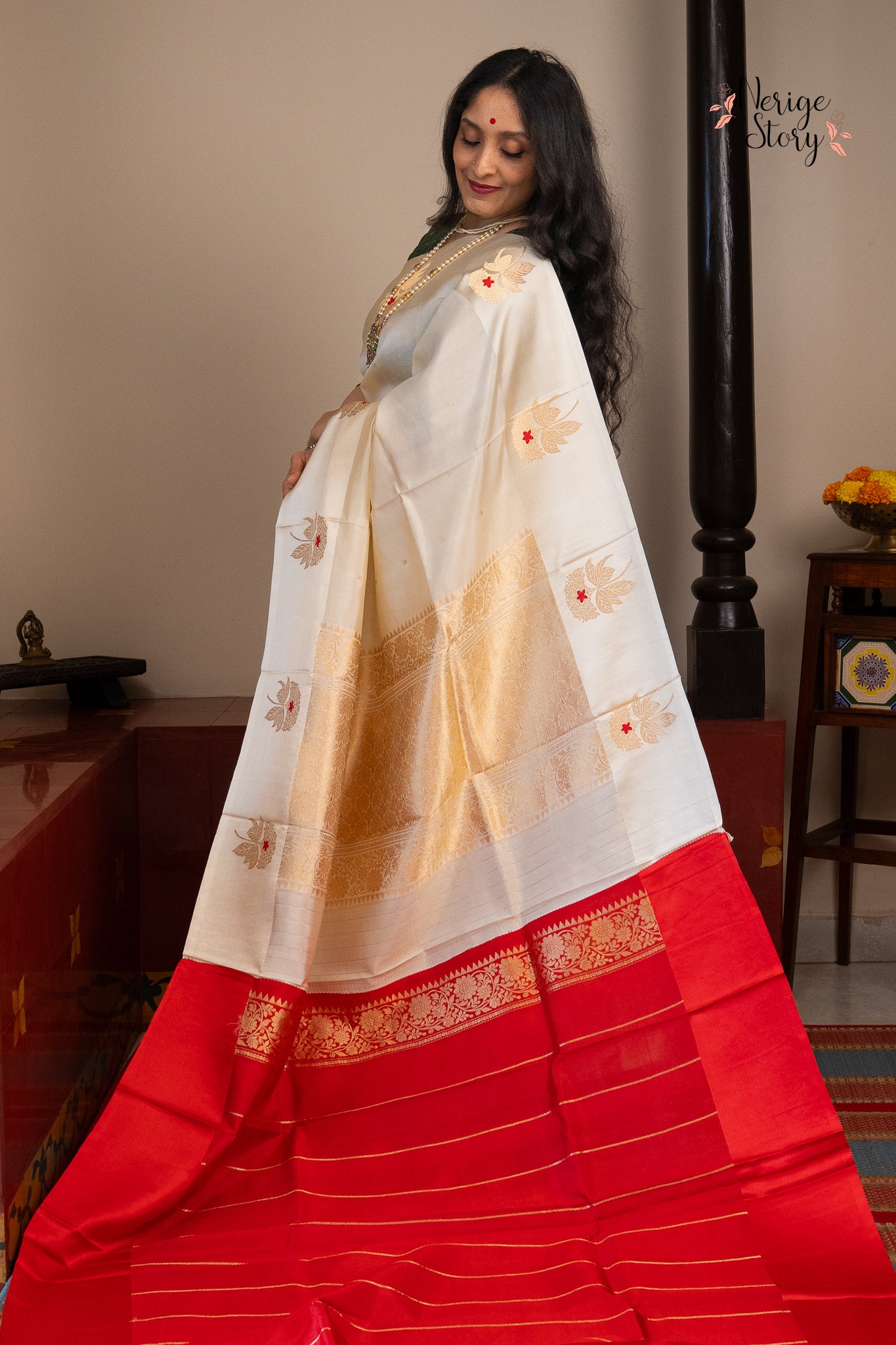 JYOTHIRMOYI (ज्योतिर्मोयी)