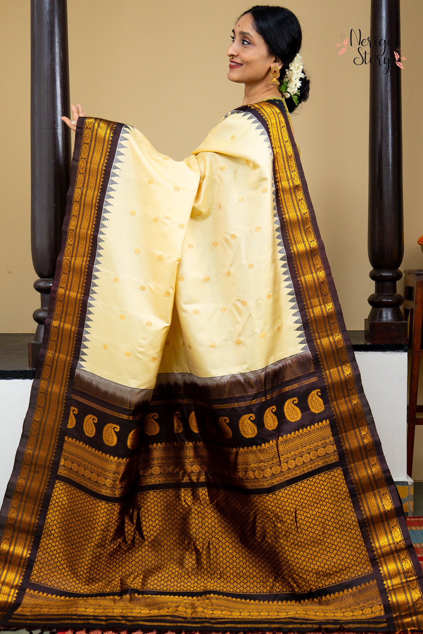 ARULMAYI (అరుళ్మయి)