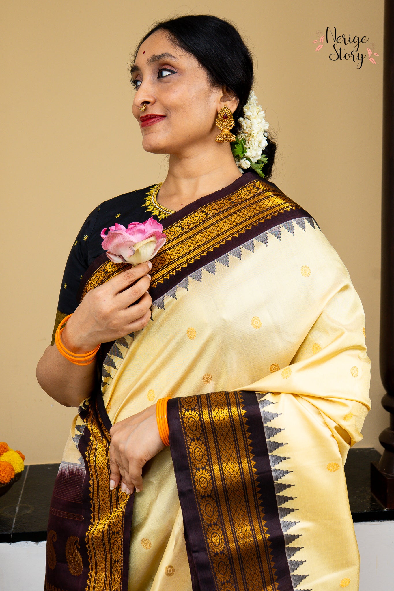 ARULMAYI (అరుళ్మయి)