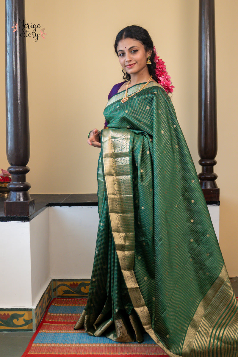 PRANAMI (प्रणामी)