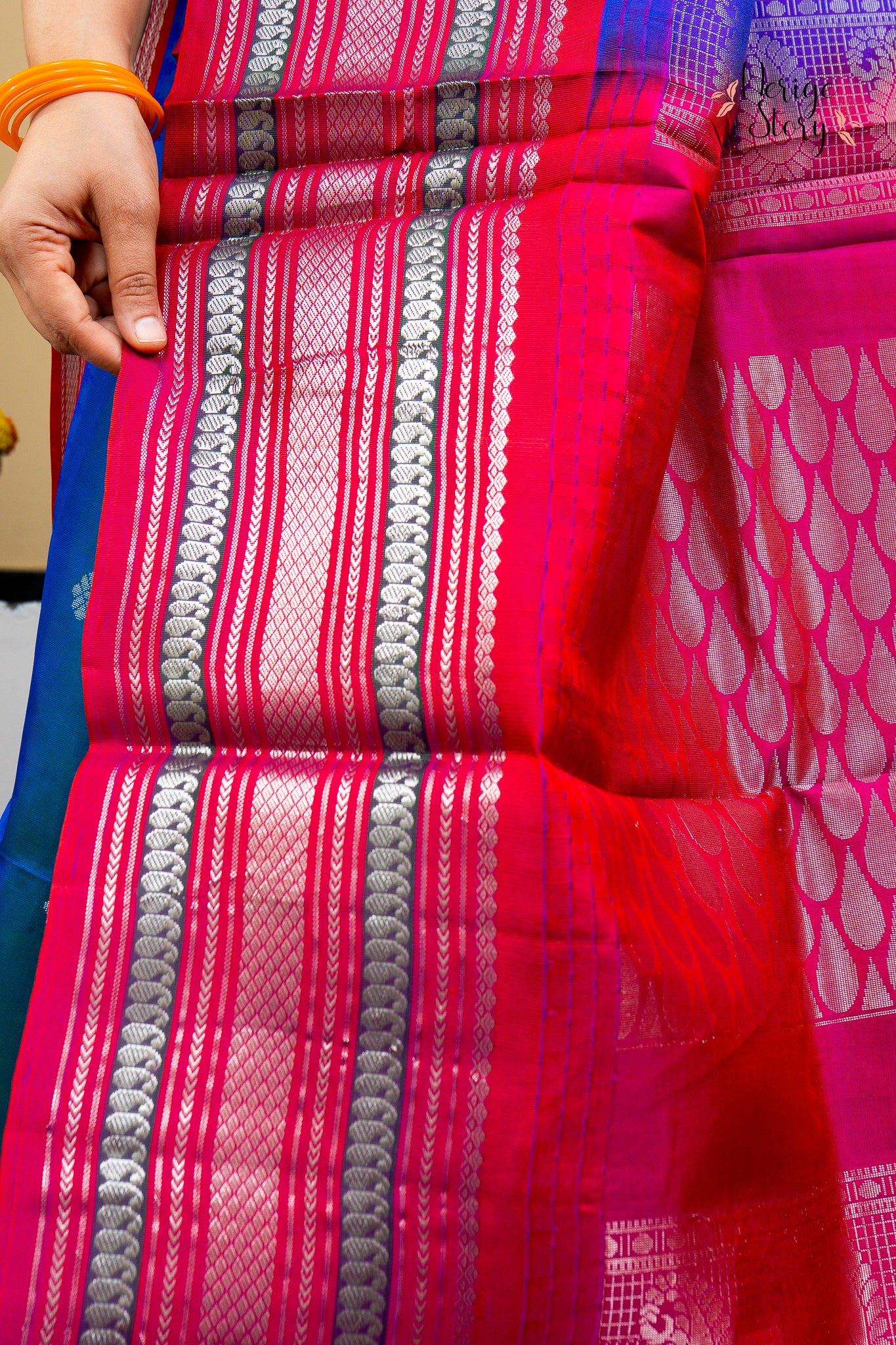 INAAYA (ఇనాయా)