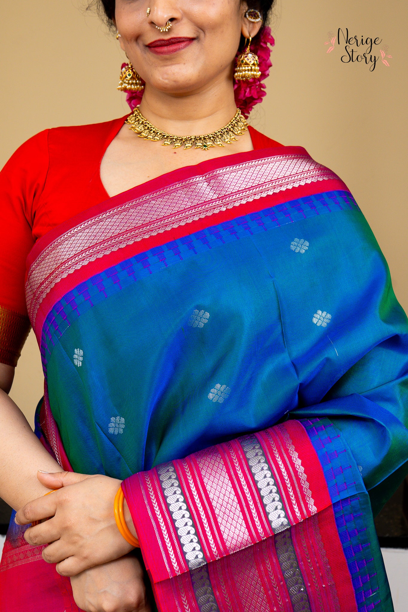 INAAYA (ఇనాయా)