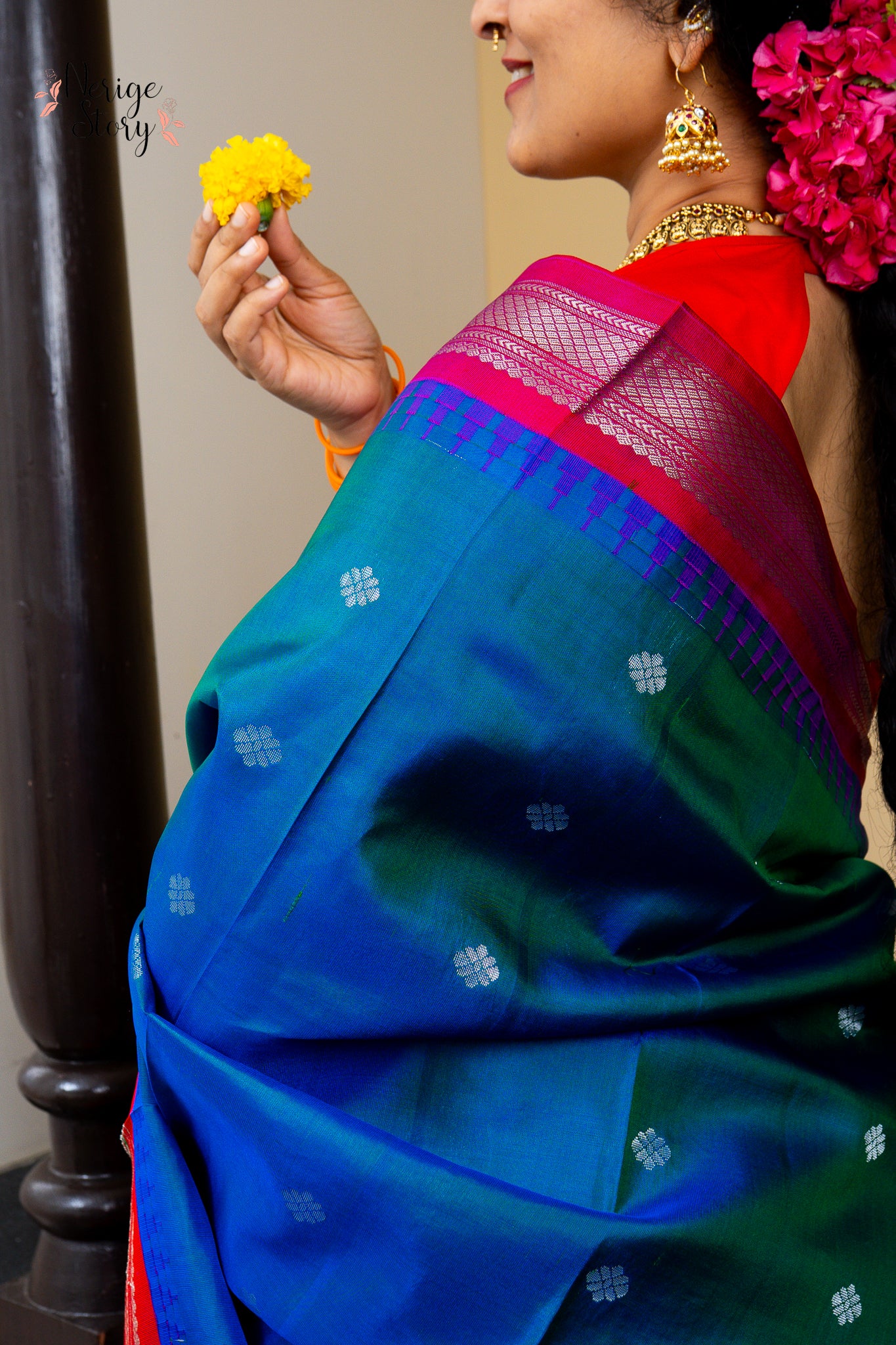 INAAYA (ఇనాయా)