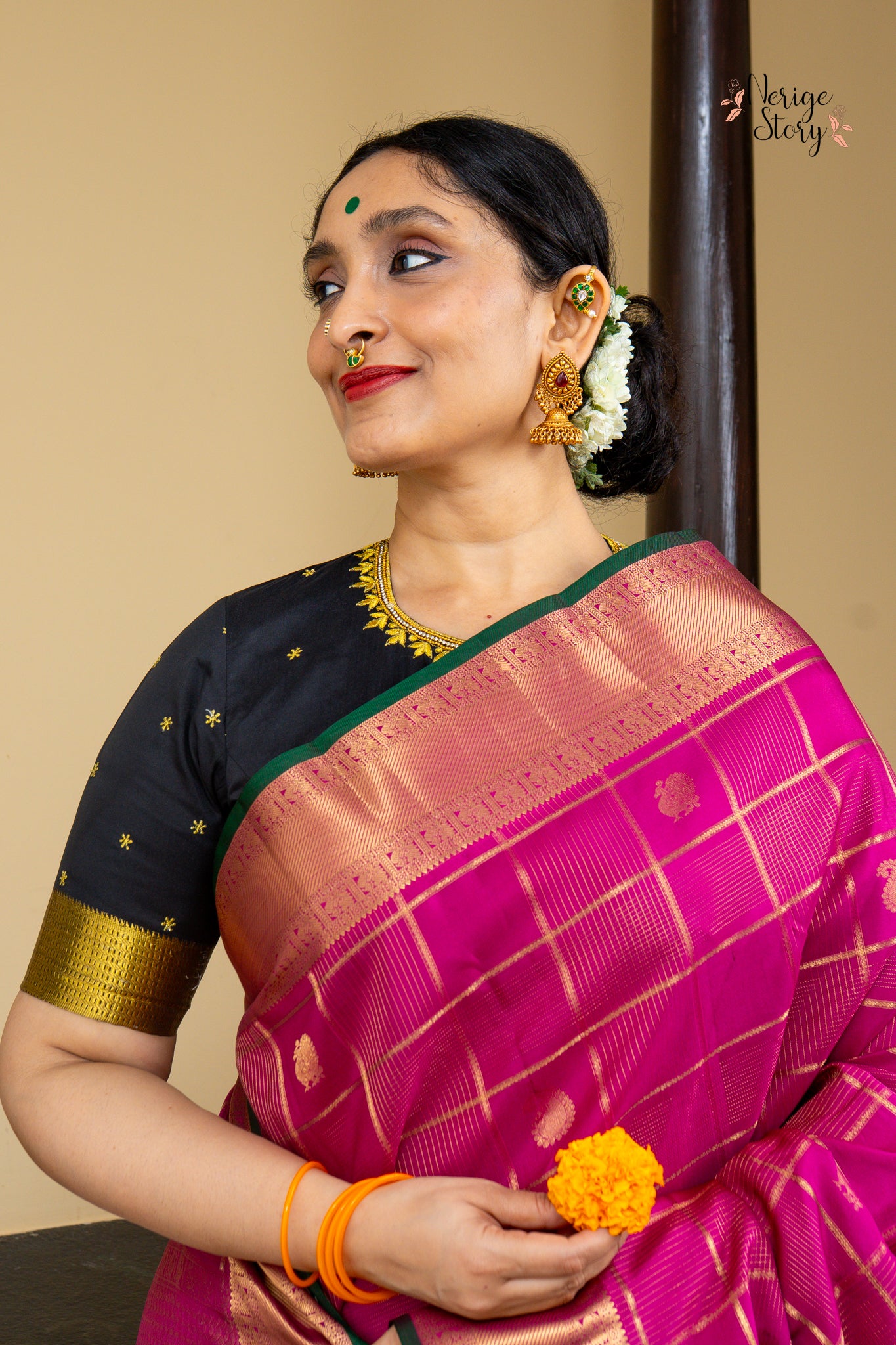 KANTHA (కంఠ)