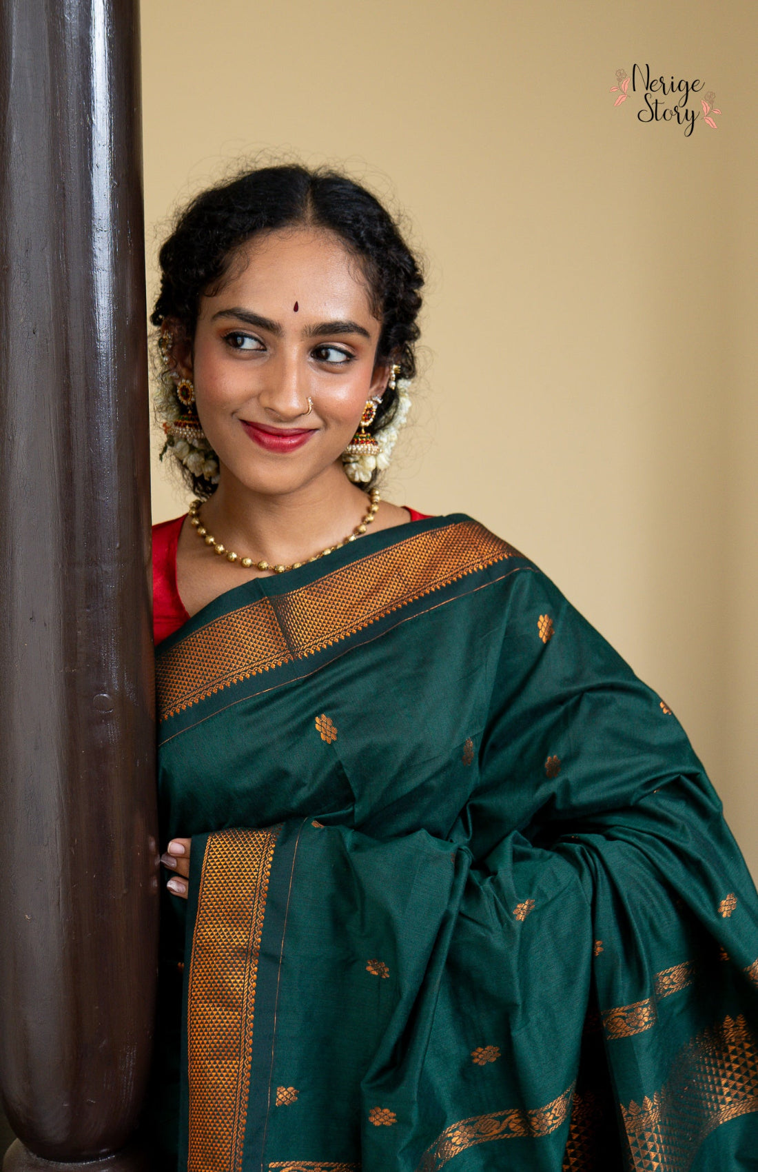 AKHILANDESHWARI (ಅಖಿಲಾಂಡೇಶ್ವರಿ)