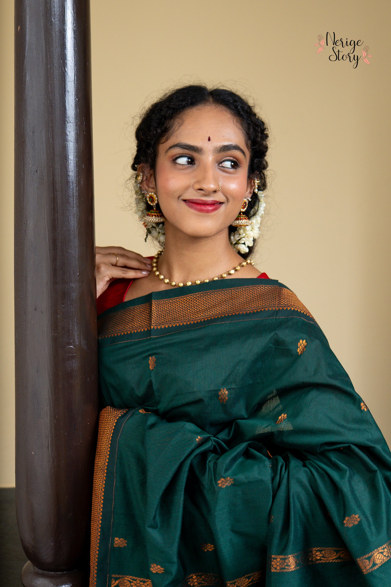 AKHILANDESHWARI (ಅಖಿಲಾಂಡೇಶ್ವರಿ)